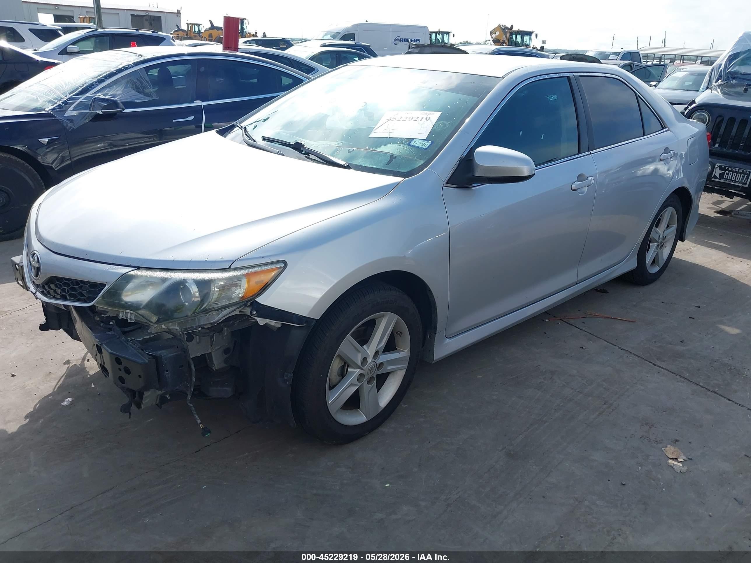 2014 Toyota Camry Se Серебряный vin: 4T1BF1FK1EU404720