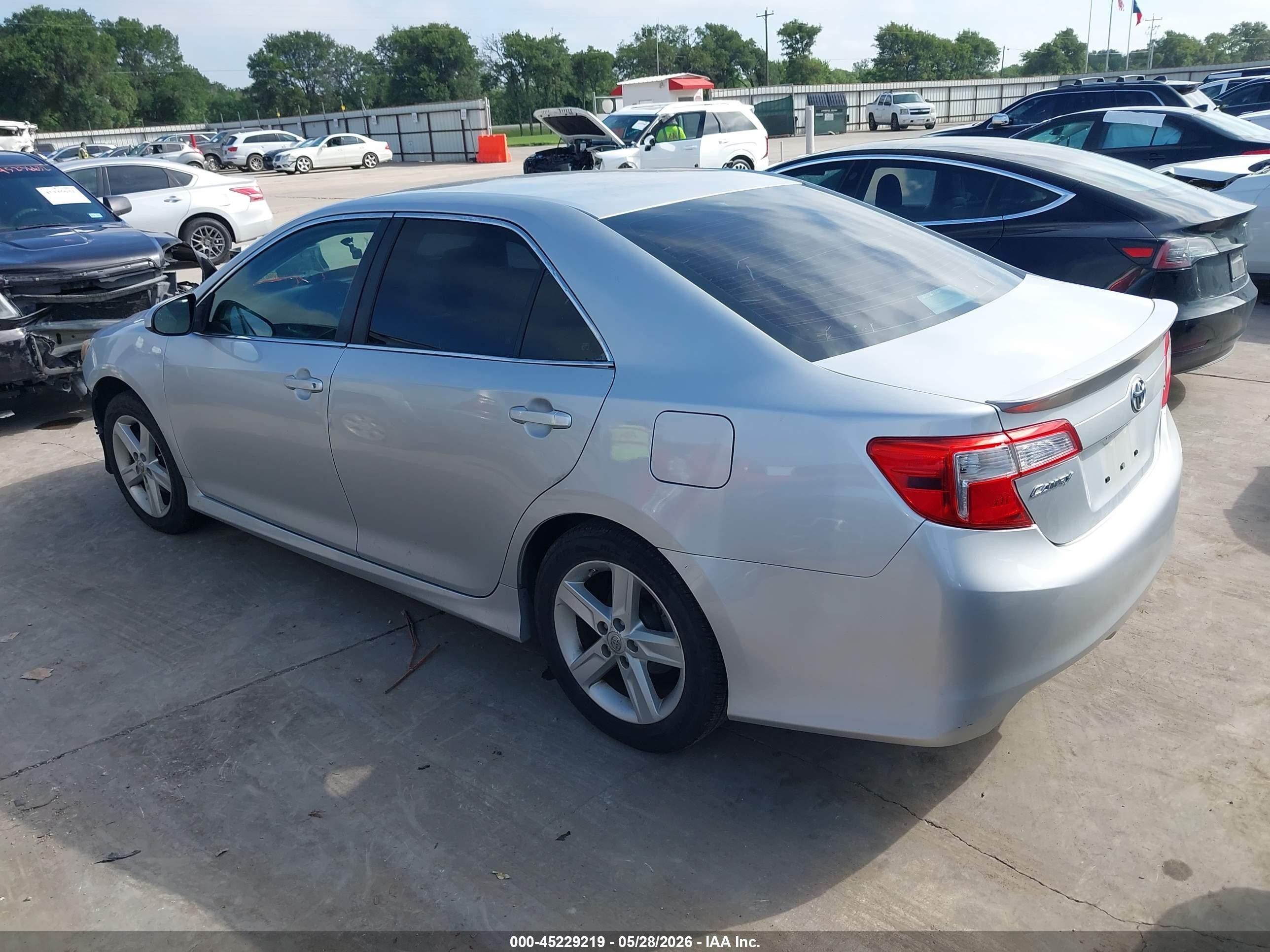 2014 Toyota Camry Se Серебряный vin: 4T1BF1FK1EU404720