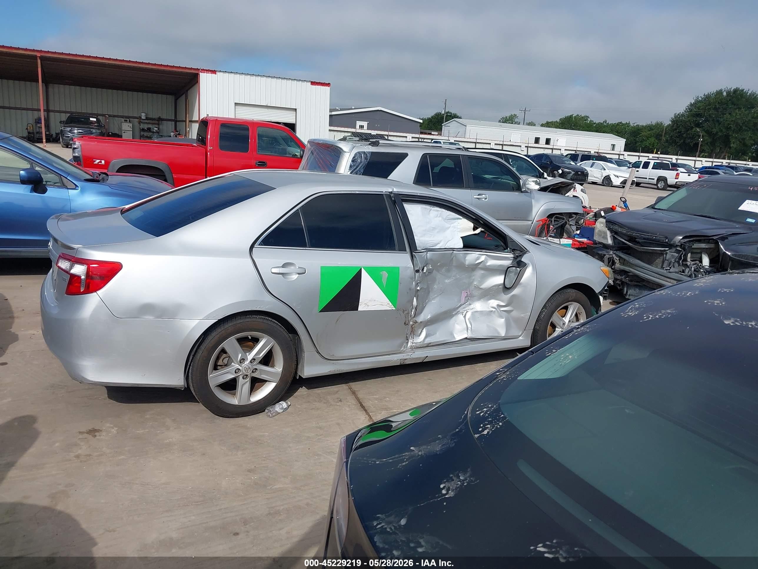 2014 Toyota Camry Se Серебряный vin: 4T1BF1FK1EU404720