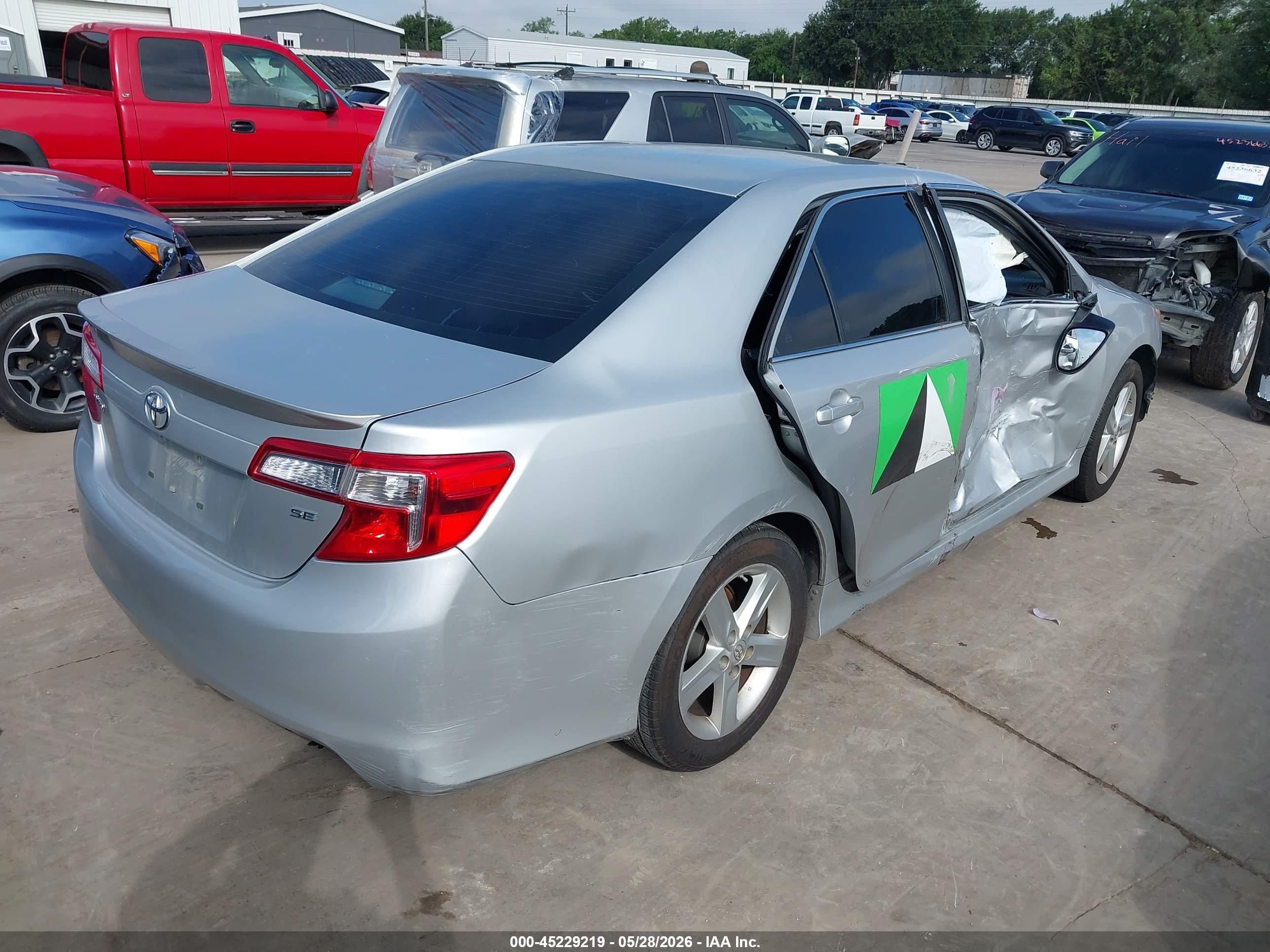 2014 Toyota Camry Se Серебряный vin: 4T1BF1FK1EU404720