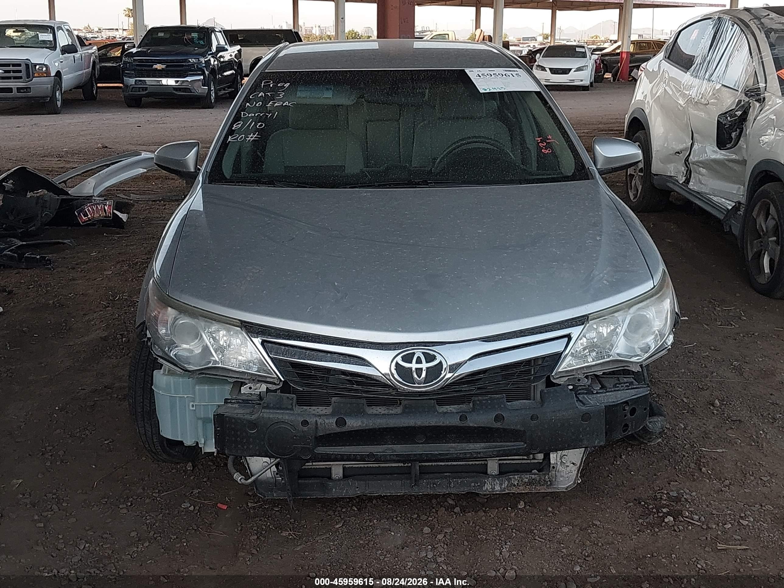 2014 Toyota Camry Le Серебряный vin: 4T1BF1FK1EU407553
