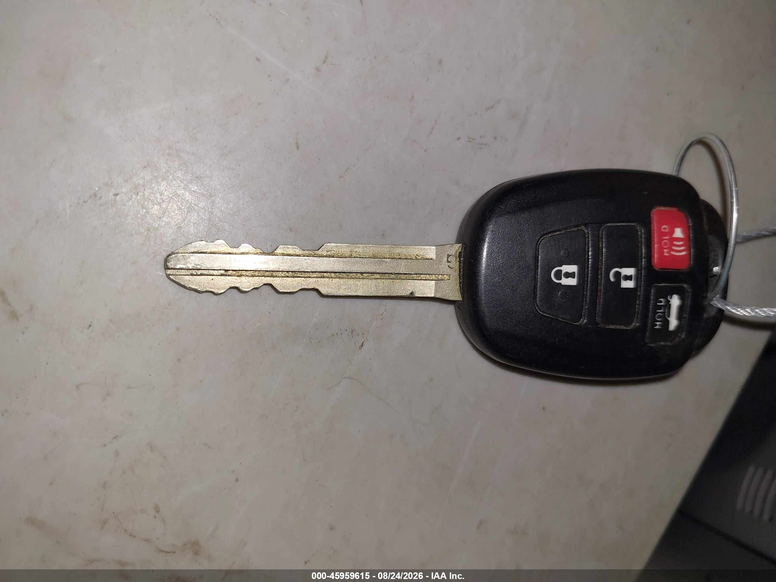 2014 Toyota Camry Le Серебряный vin: 4T1BF1FK1EU407553