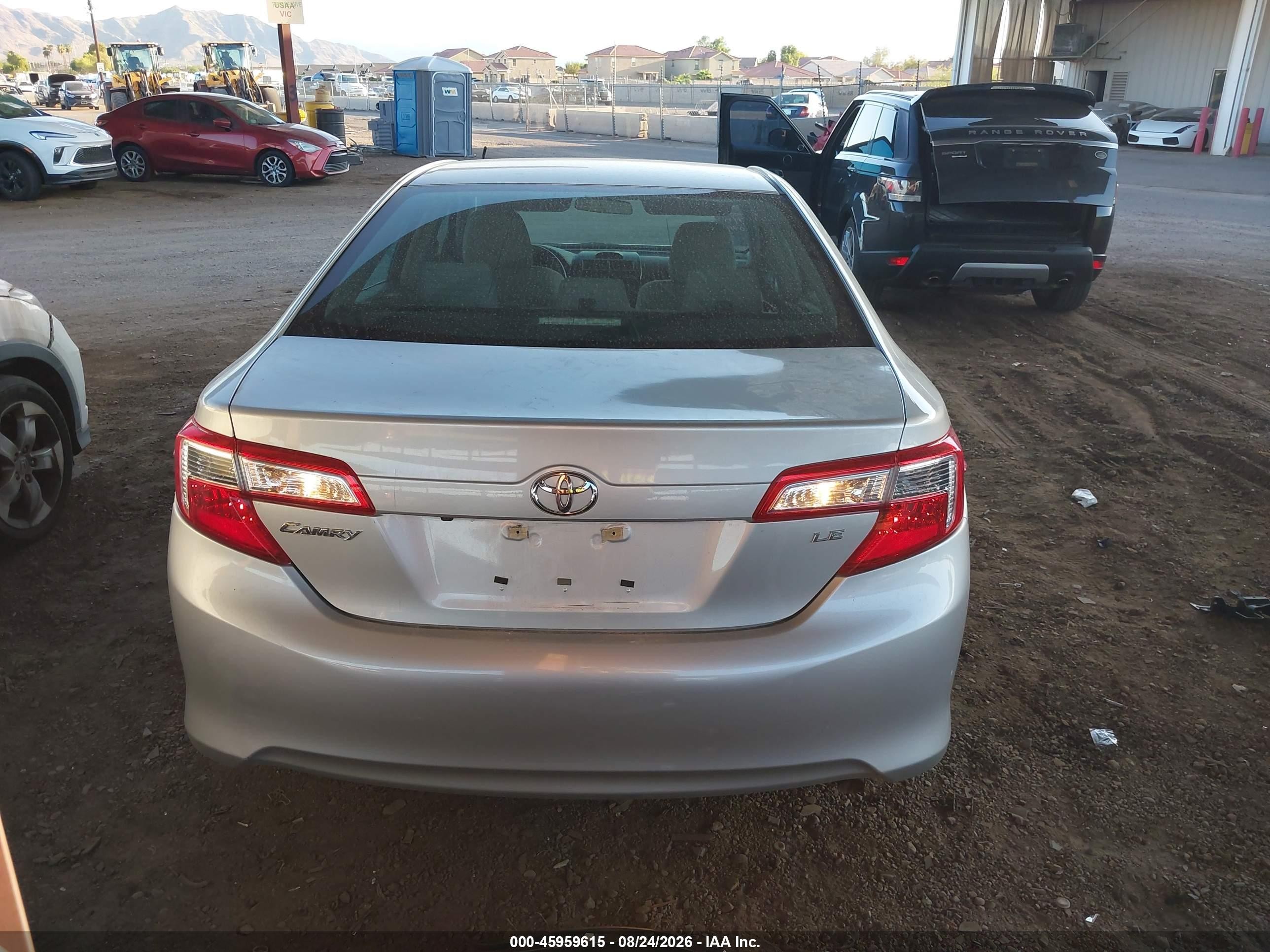 2014 Toyota Camry Le Серебряный vin: 4T1BF1FK1EU407553
