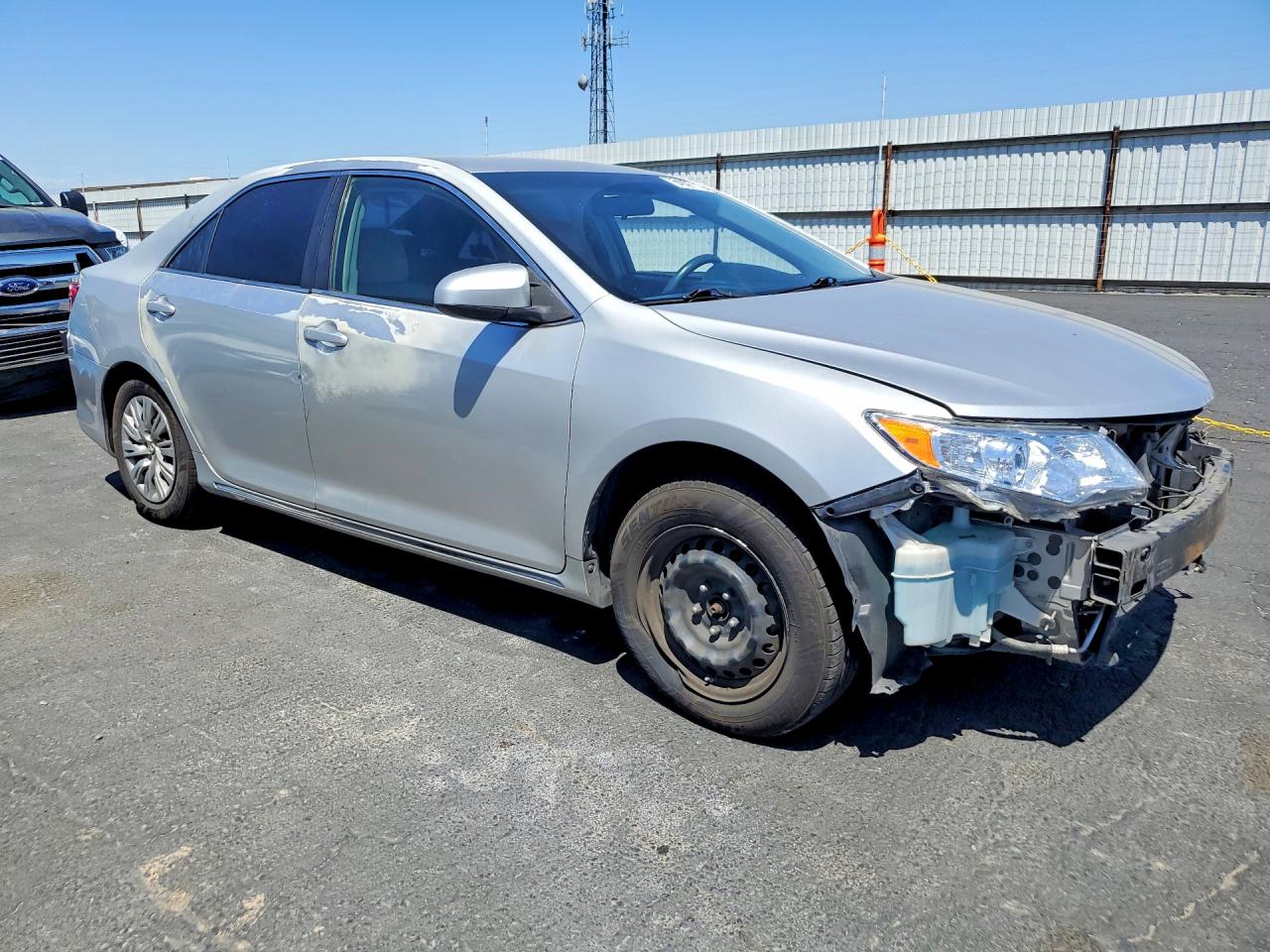 2014 Toyota Camry Le Silver vin: 4T1BF1FK1EU408895
