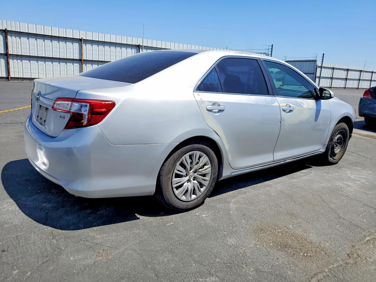 2014 Toyota Camry Le Silver vin: 4T1BF1FK1EU408895