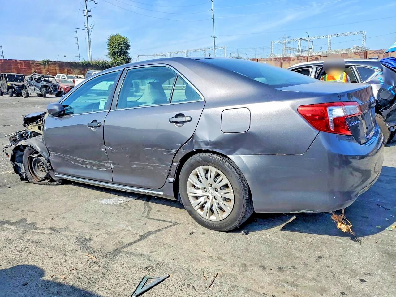 2014 Toyota Camry Le Silver vin: 4T1BF1FK1EU416219