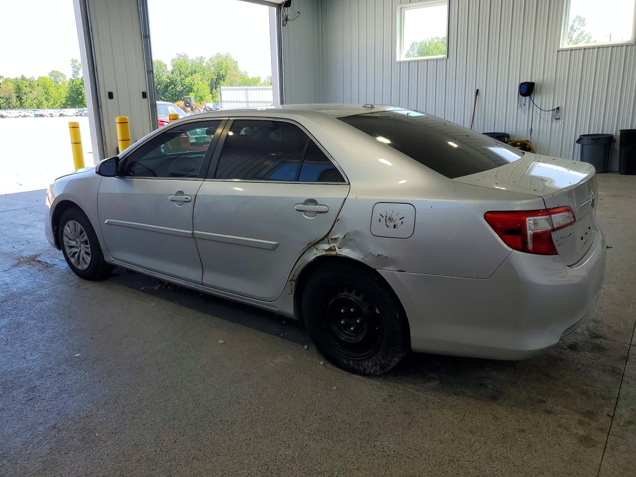 2014 Toyota Camry Le Серебряный vin: 4T1BF1FK1EU423879