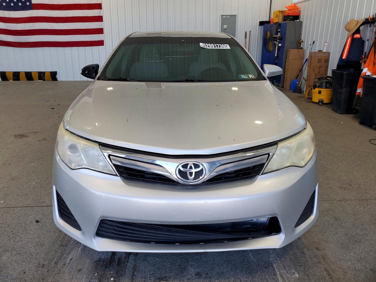 2014 Toyota Camry Le Серебряный vin: 4T1BF1FK1EU423879