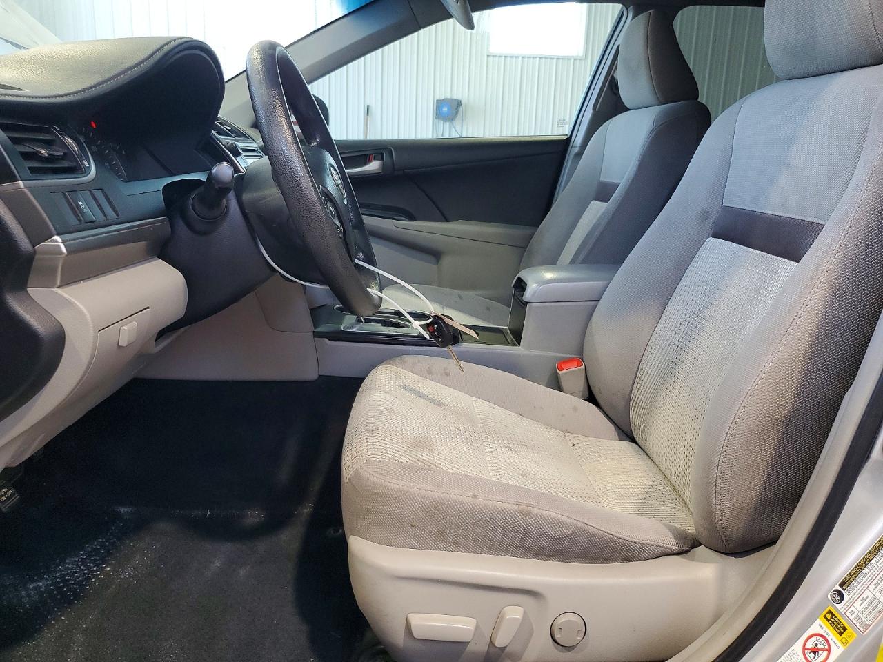 2014 Toyota Camry Le Серебряный vin: 4T1BF1FK1EU423879