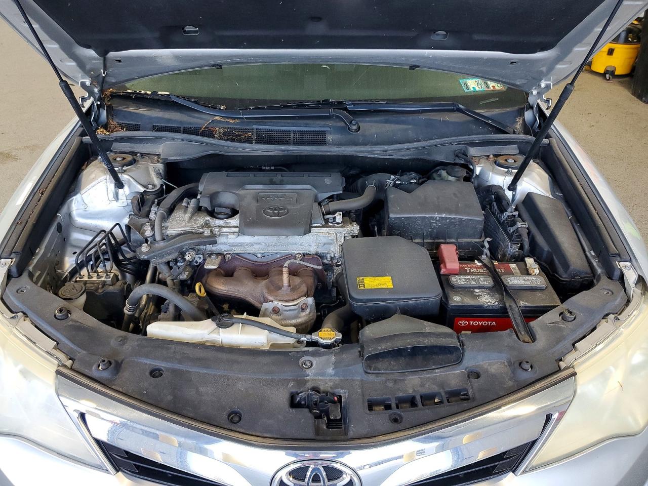 2014 Toyota Camry Le Серебряный vin: 4T1BF1FK1EU423879