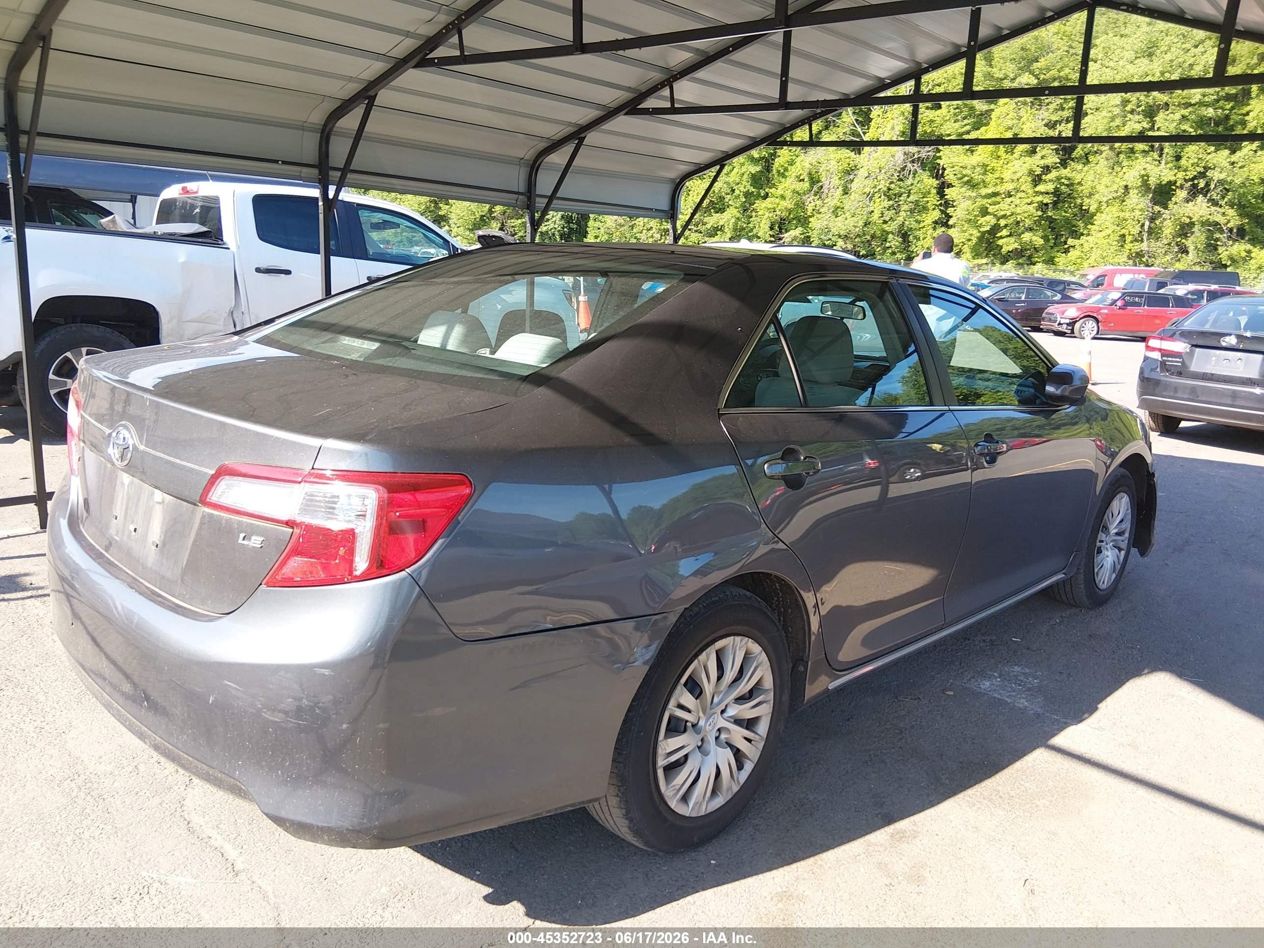 2014 Toyota Camry Le Серый vin: 4T1BF1FK1EU424997