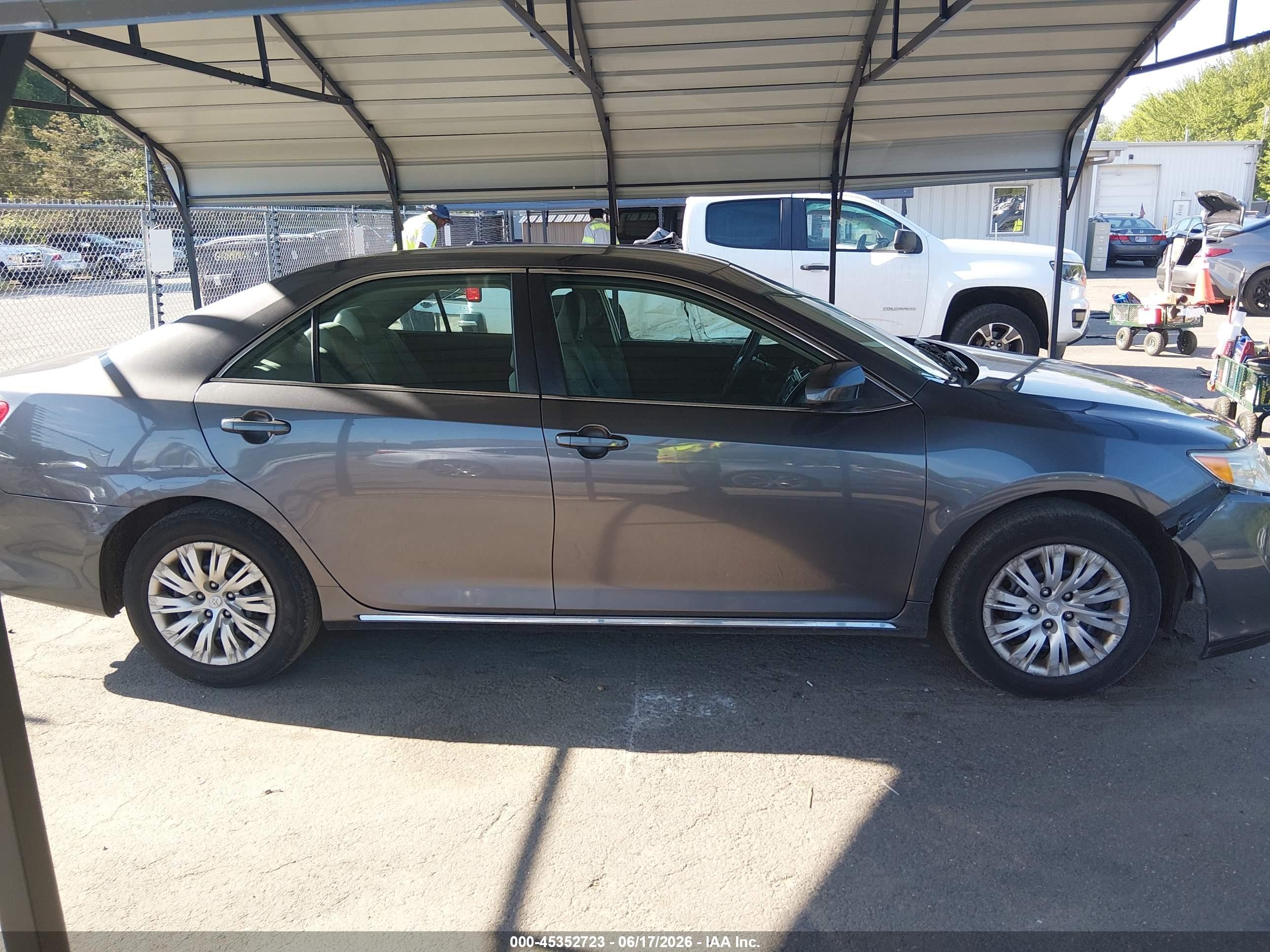 2014 Toyota Camry Le Серый vin: 4T1BF1FK1EU424997