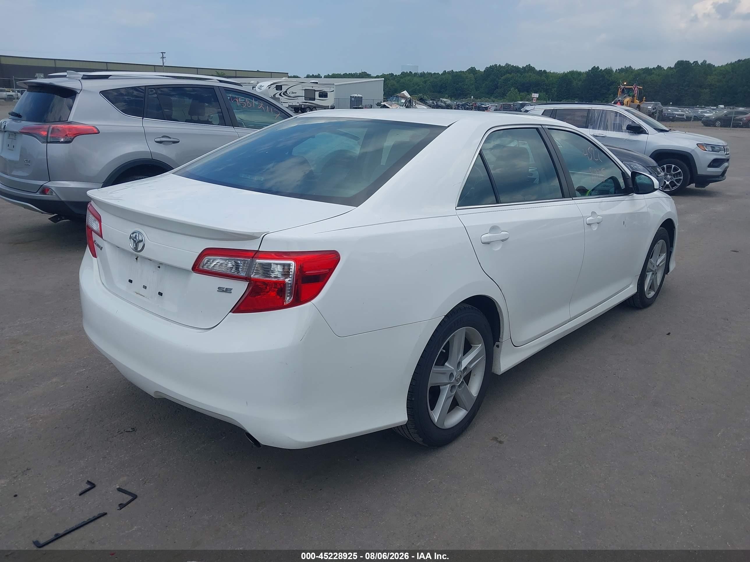 2014 Toyota Camry Se White vin: 4T1BF1FK1EU428306