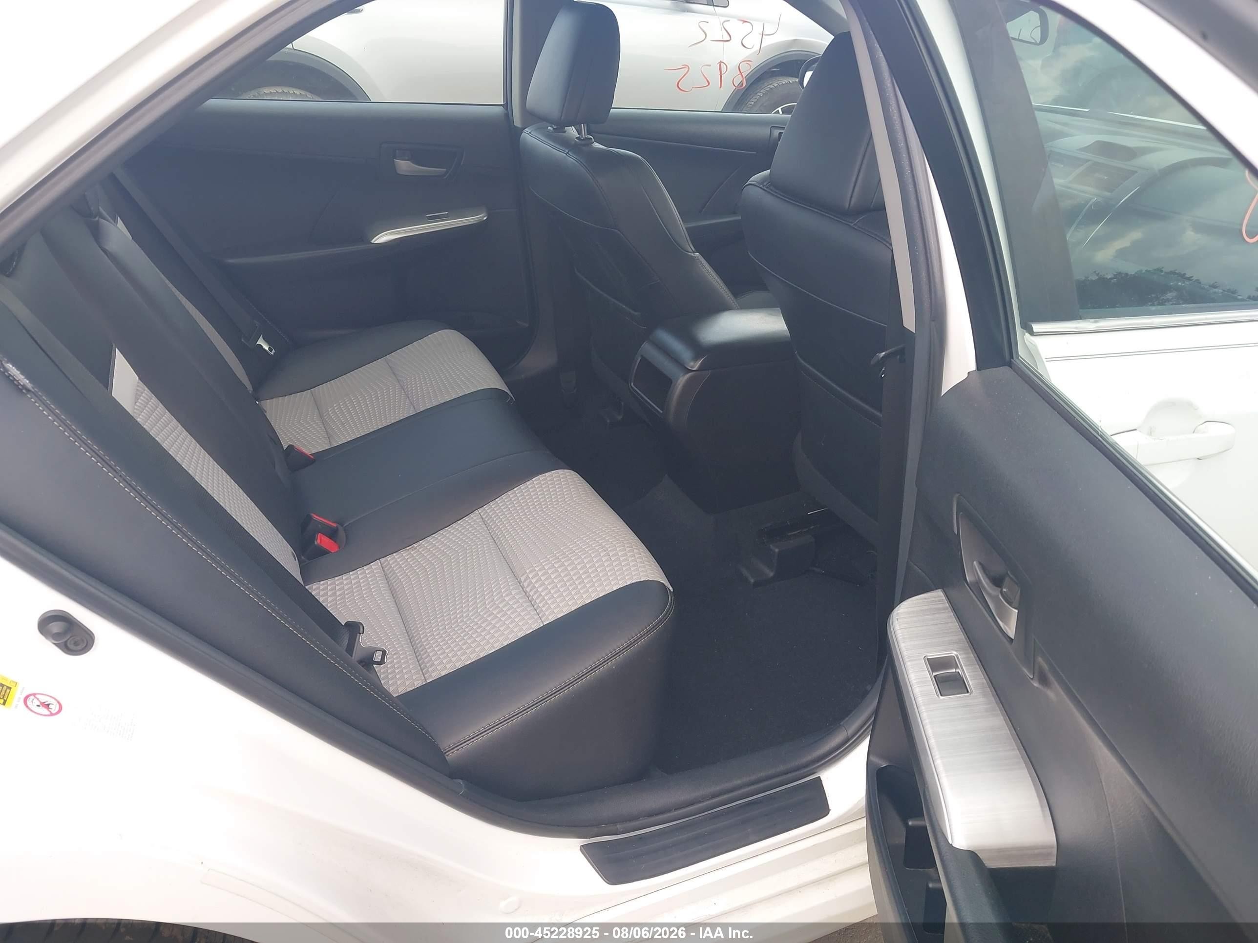 2014 Toyota Camry Se White vin: 4T1BF1FK1EU428306