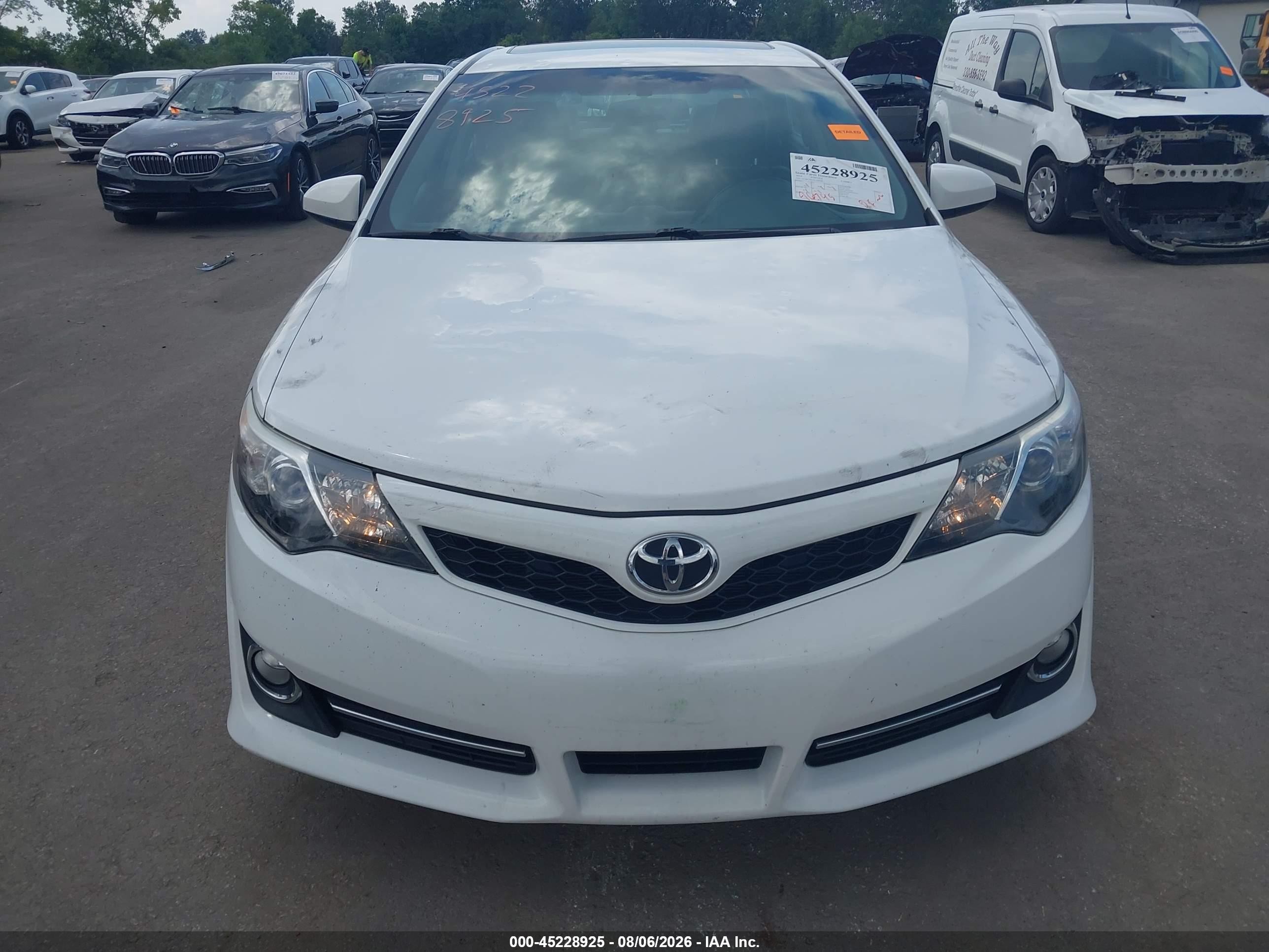 2014 Toyota Camry Se White vin: 4T1BF1FK1EU428306