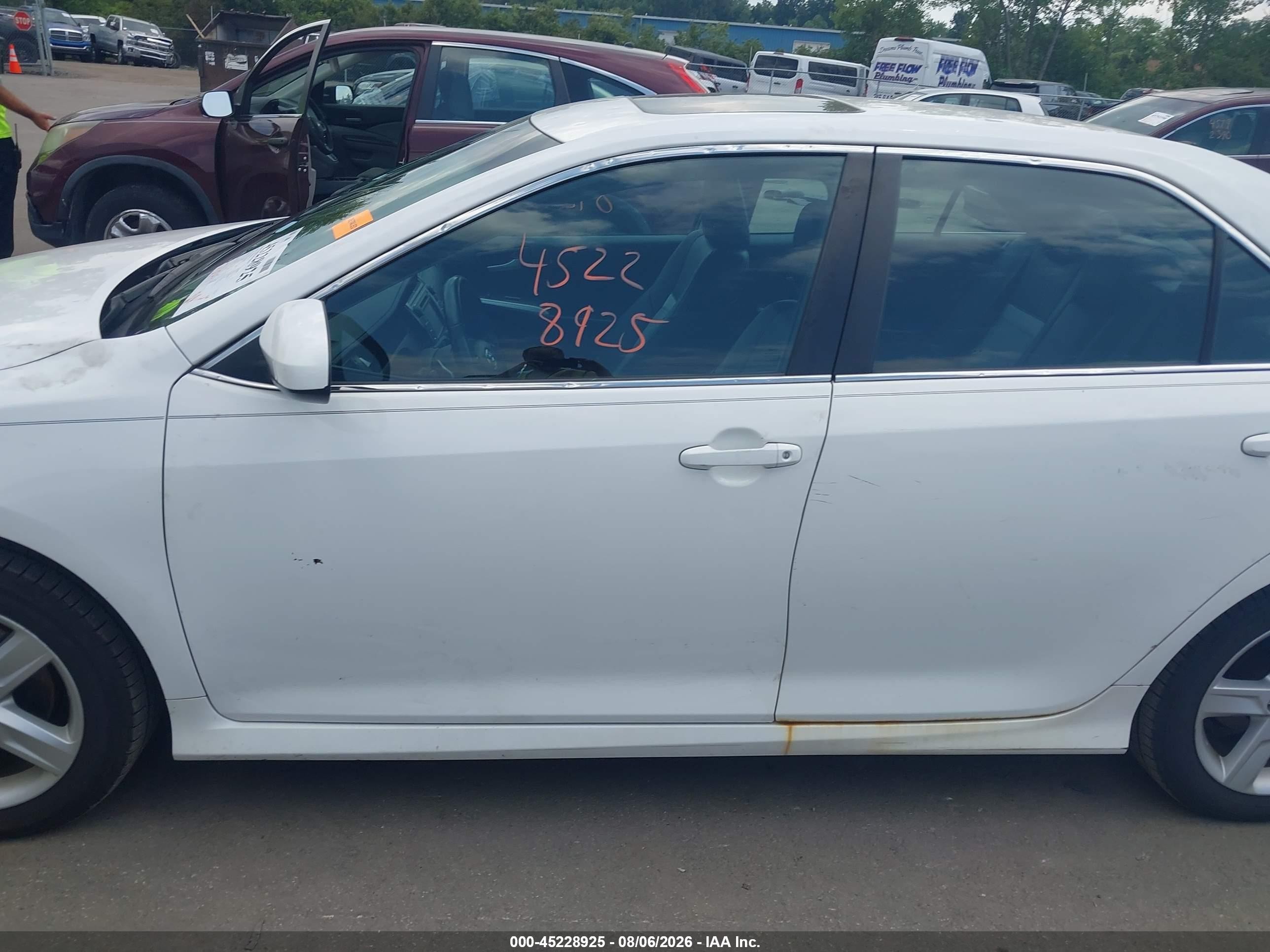 2014 Toyota Camry Se White vin: 4T1BF1FK1EU428306