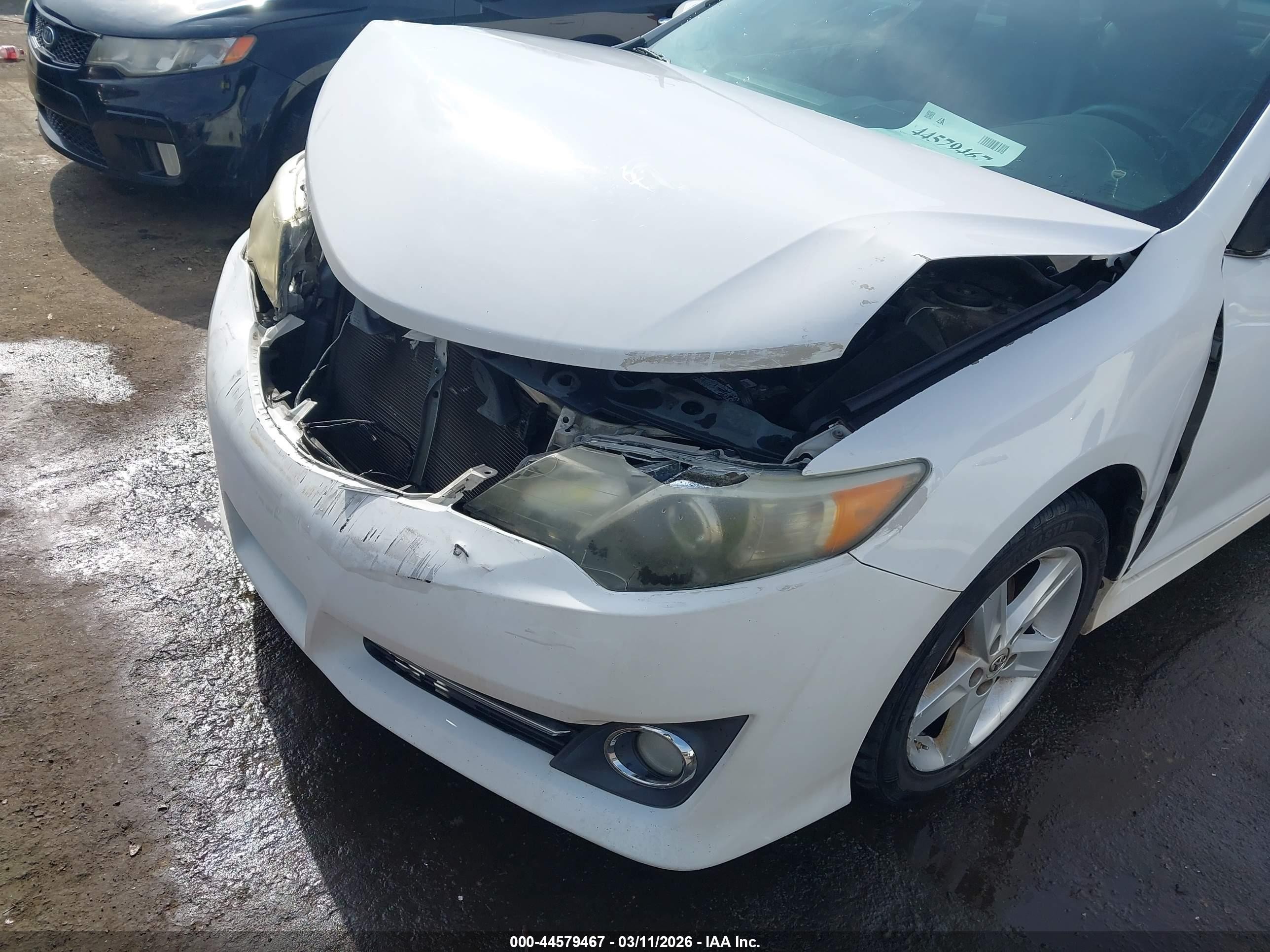 2014 Toyota Camry Se White vin: 4T1BF1FK1EU429620