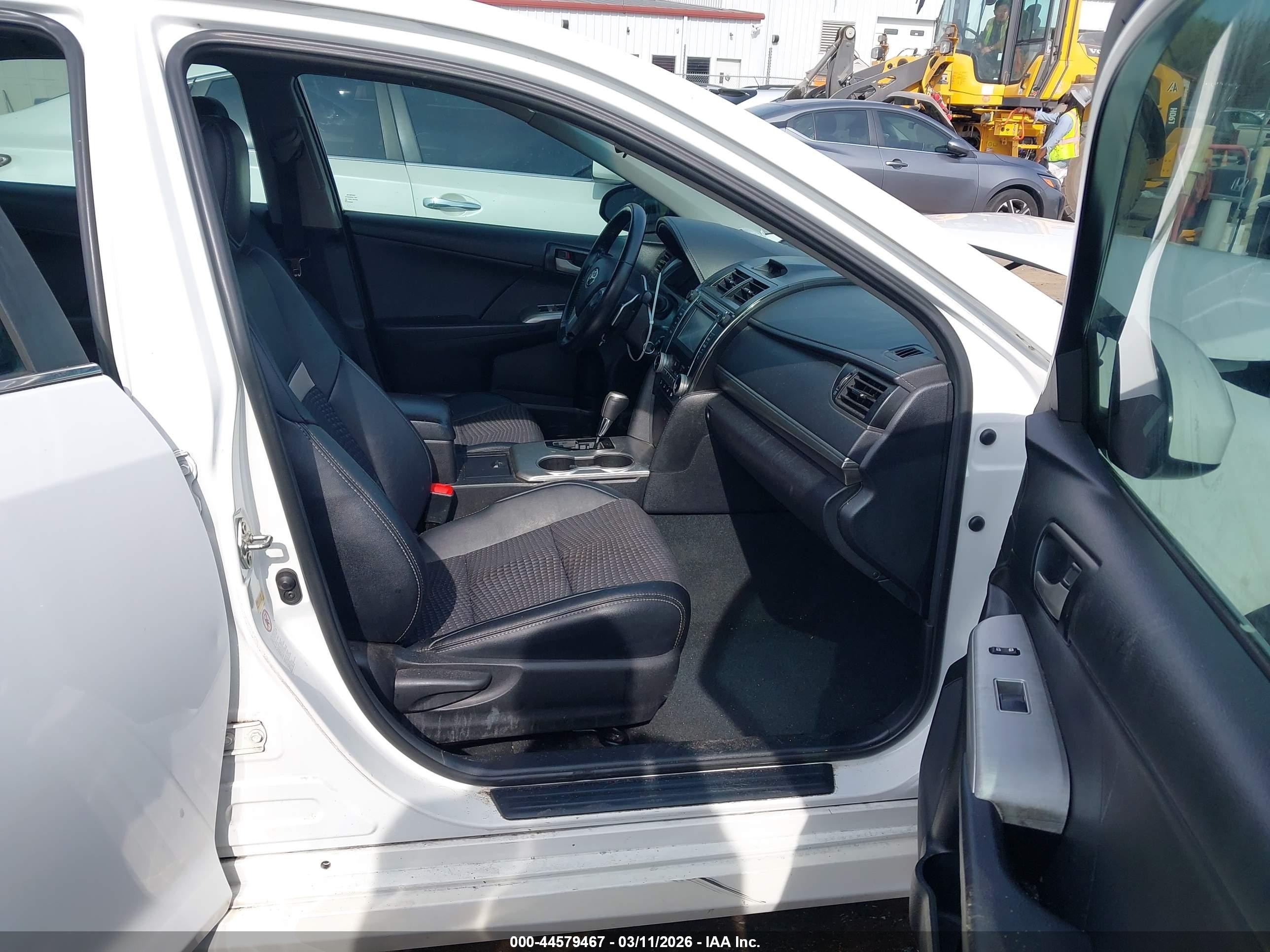 2014 Toyota Camry Se White vin: 4T1BF1FK1EU429620