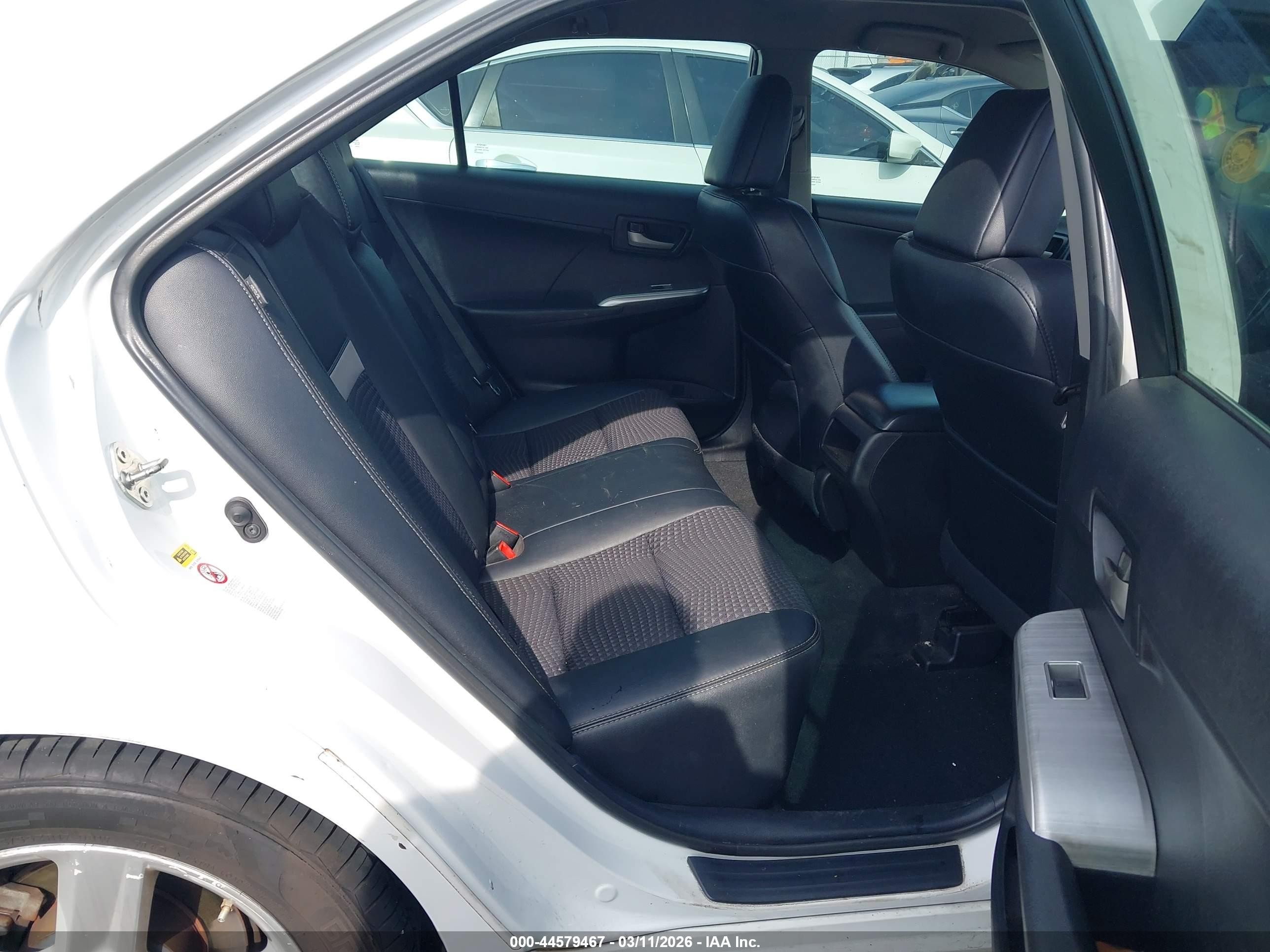 2014 Toyota Camry Se White vin: 4T1BF1FK1EU429620