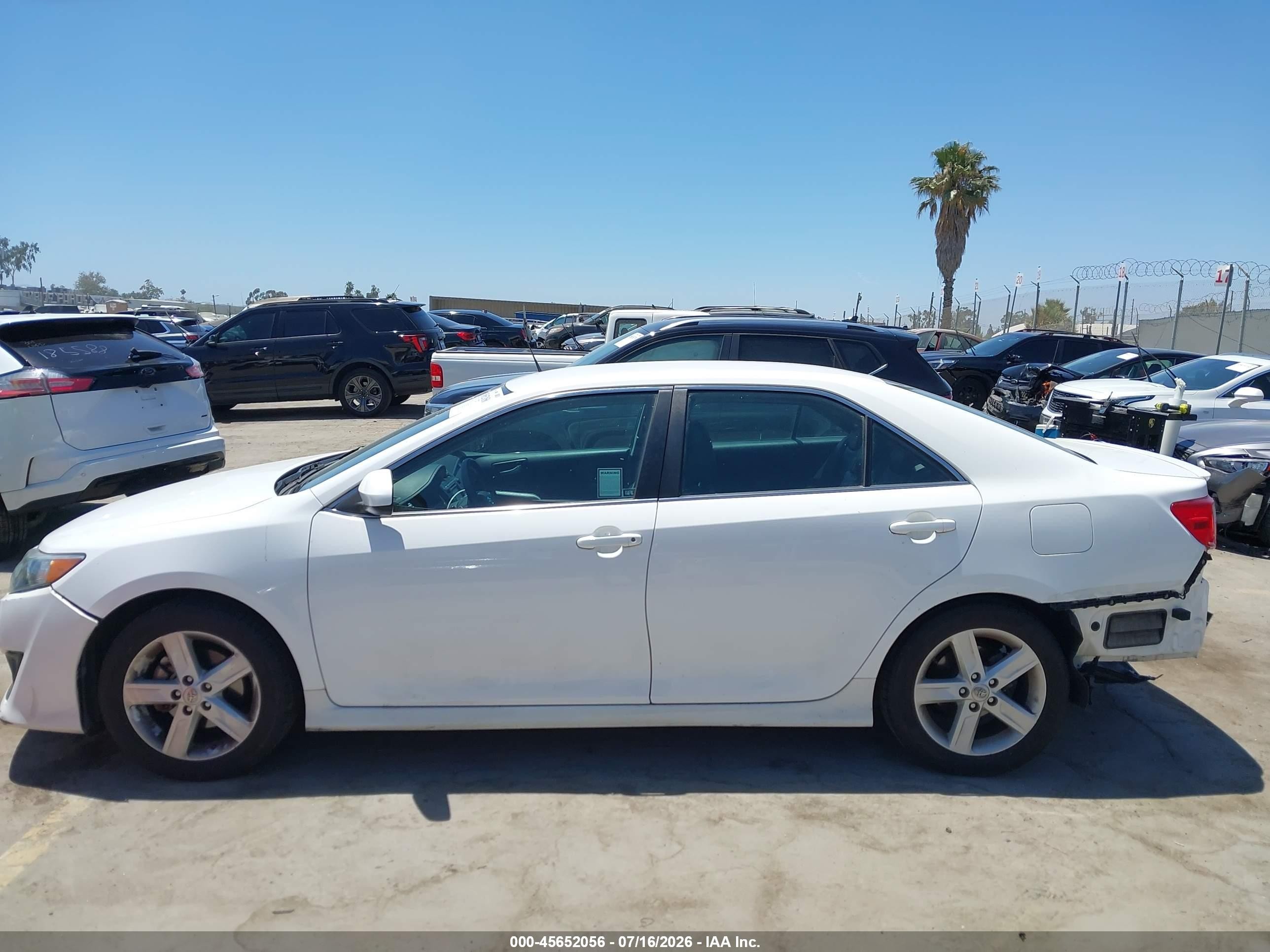 2014 Toyota Camry Se White vin: 4T1BF1FK1EU444456