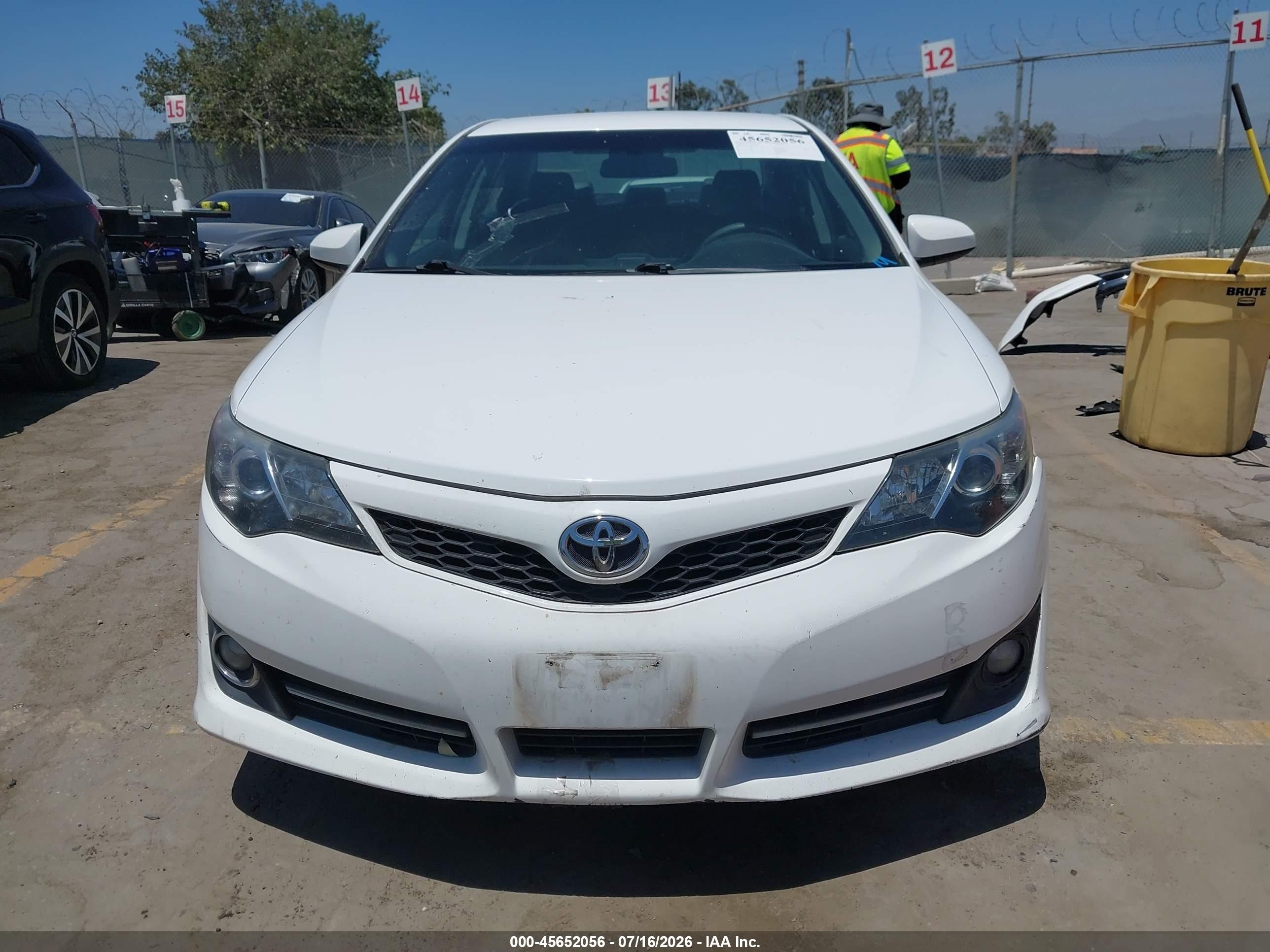 2014 Toyota Camry Se White vin: 4T1BF1FK1EU444456