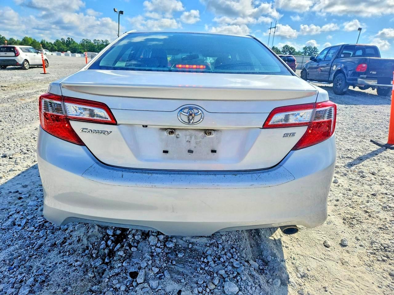2014 Toyota Camry Se Silver vin: 4T1BF1FK1EU455361