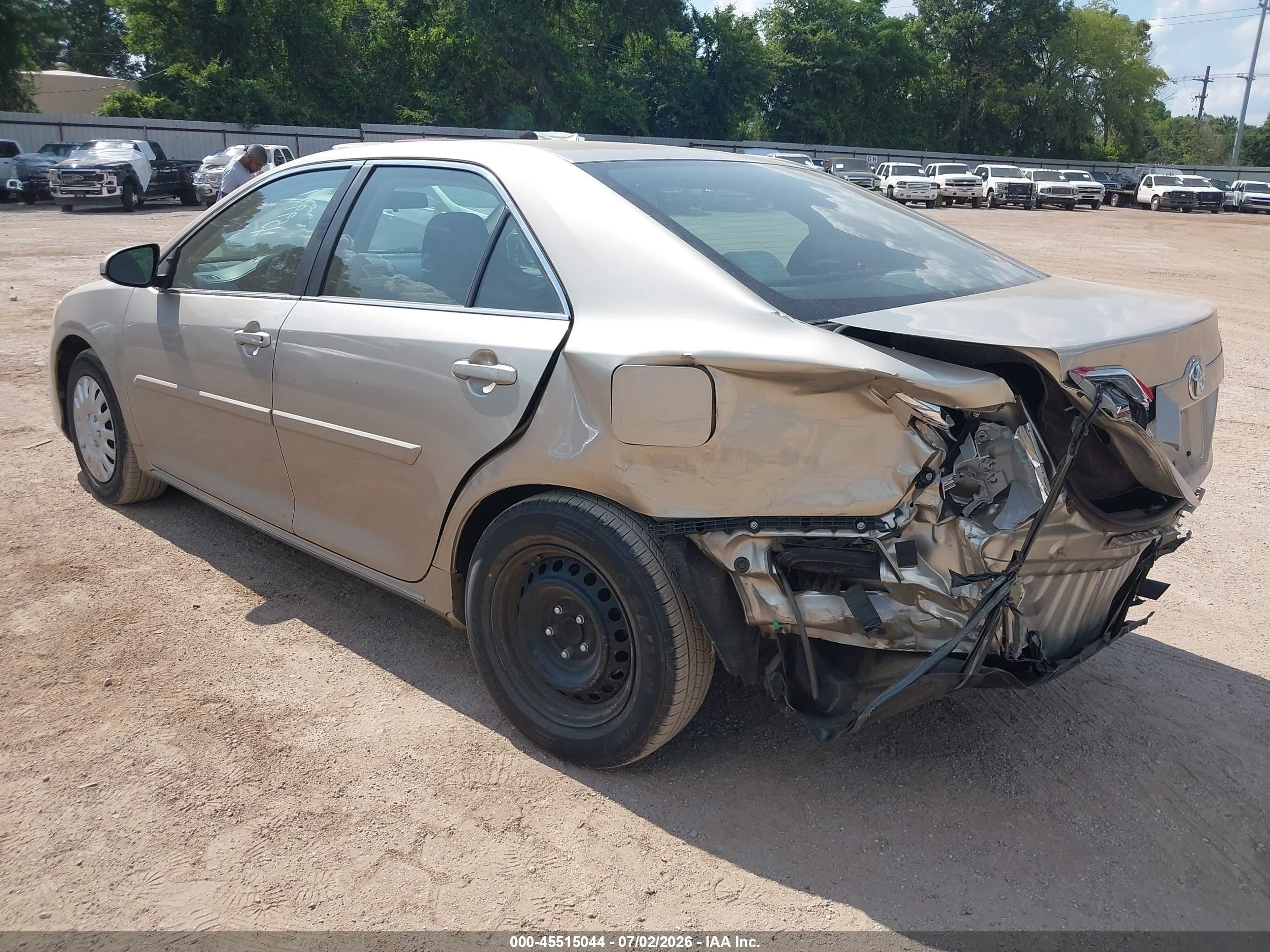 2014 Toyota Camry Le Gold vin: 4T1BF1FK1EU459989