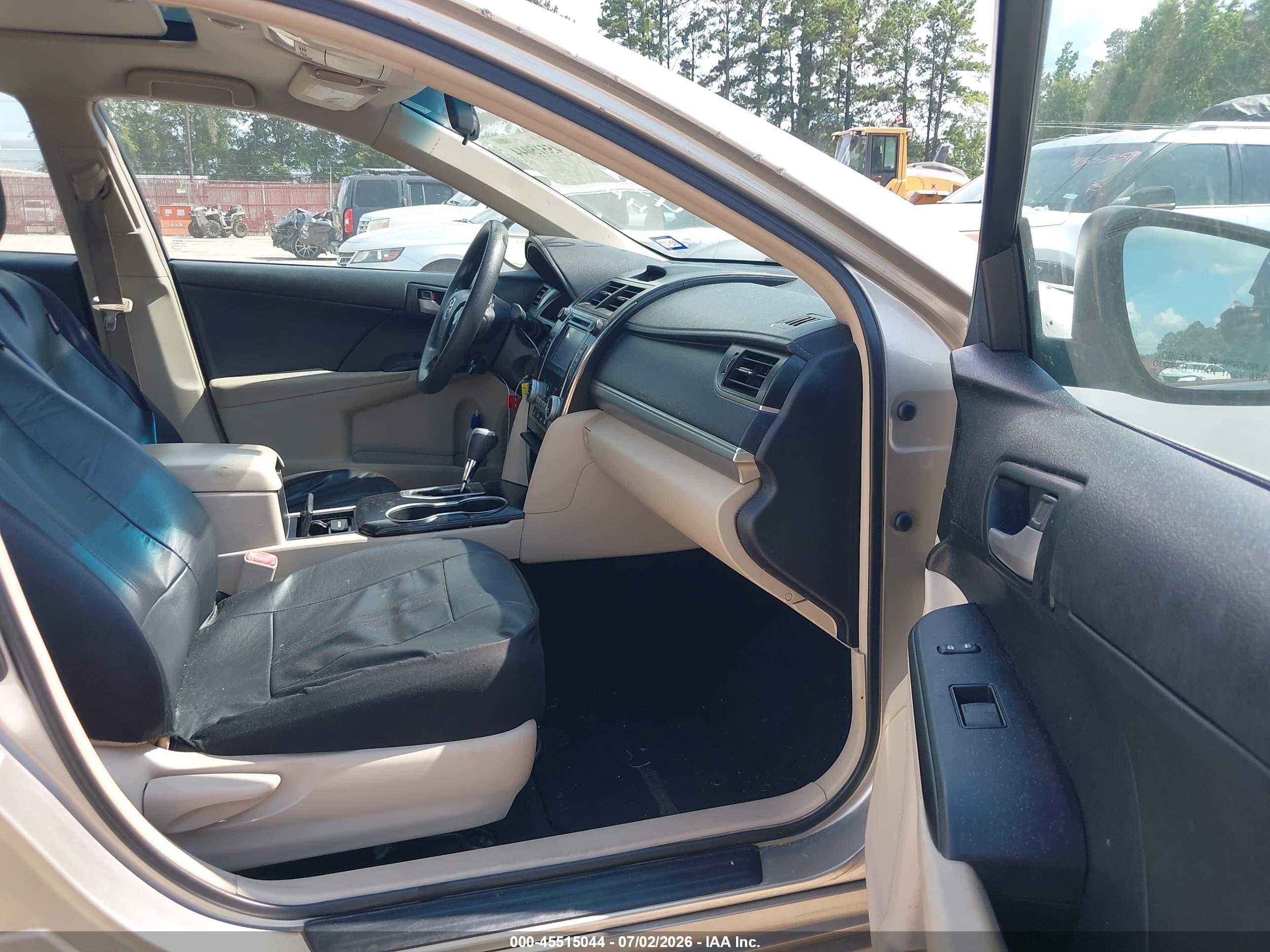 2014 Toyota Camry Le Gold vin: 4T1BF1FK1EU459989