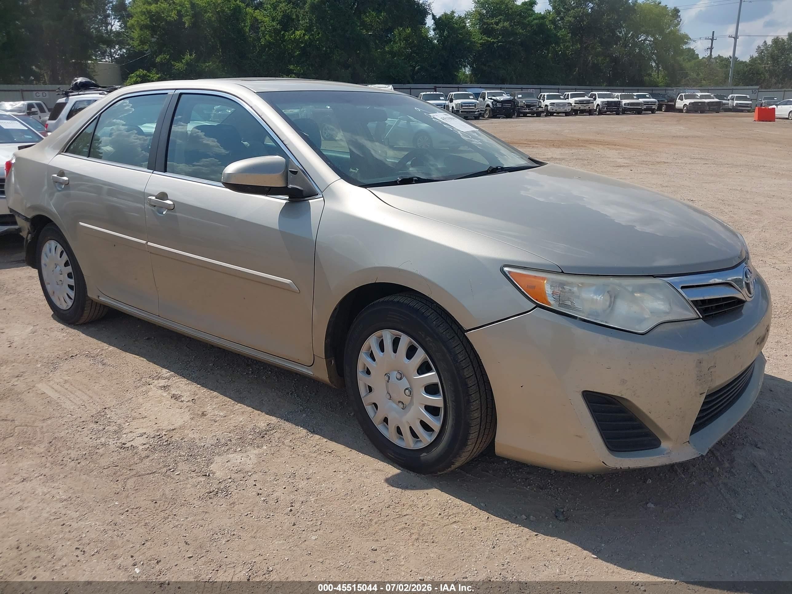 2014 Toyota Camry Le Gold vin: 4T1BF1FK1EU459989