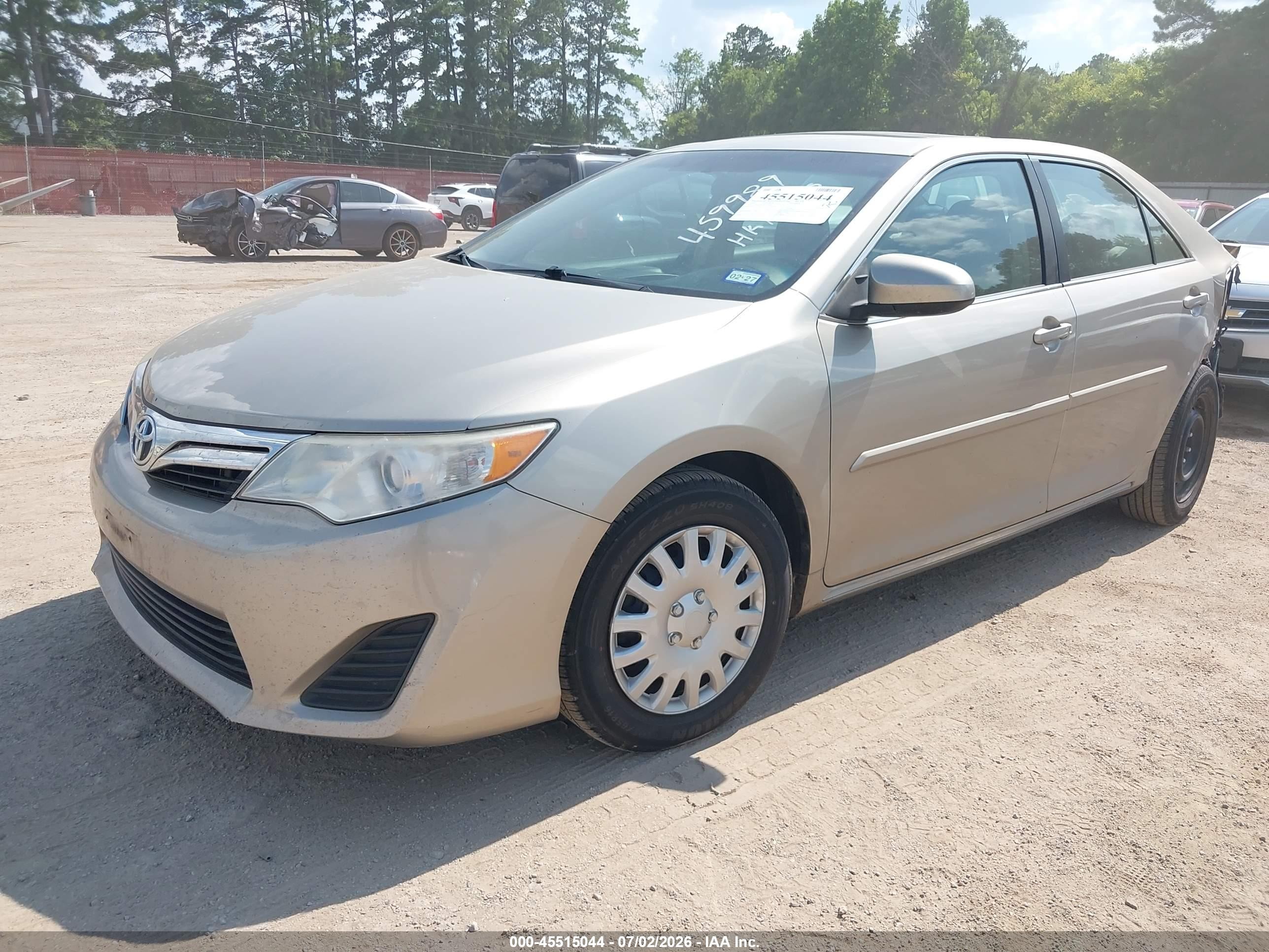 2014 Toyota Camry Le Gold vin: 4T1BF1FK1EU459989
