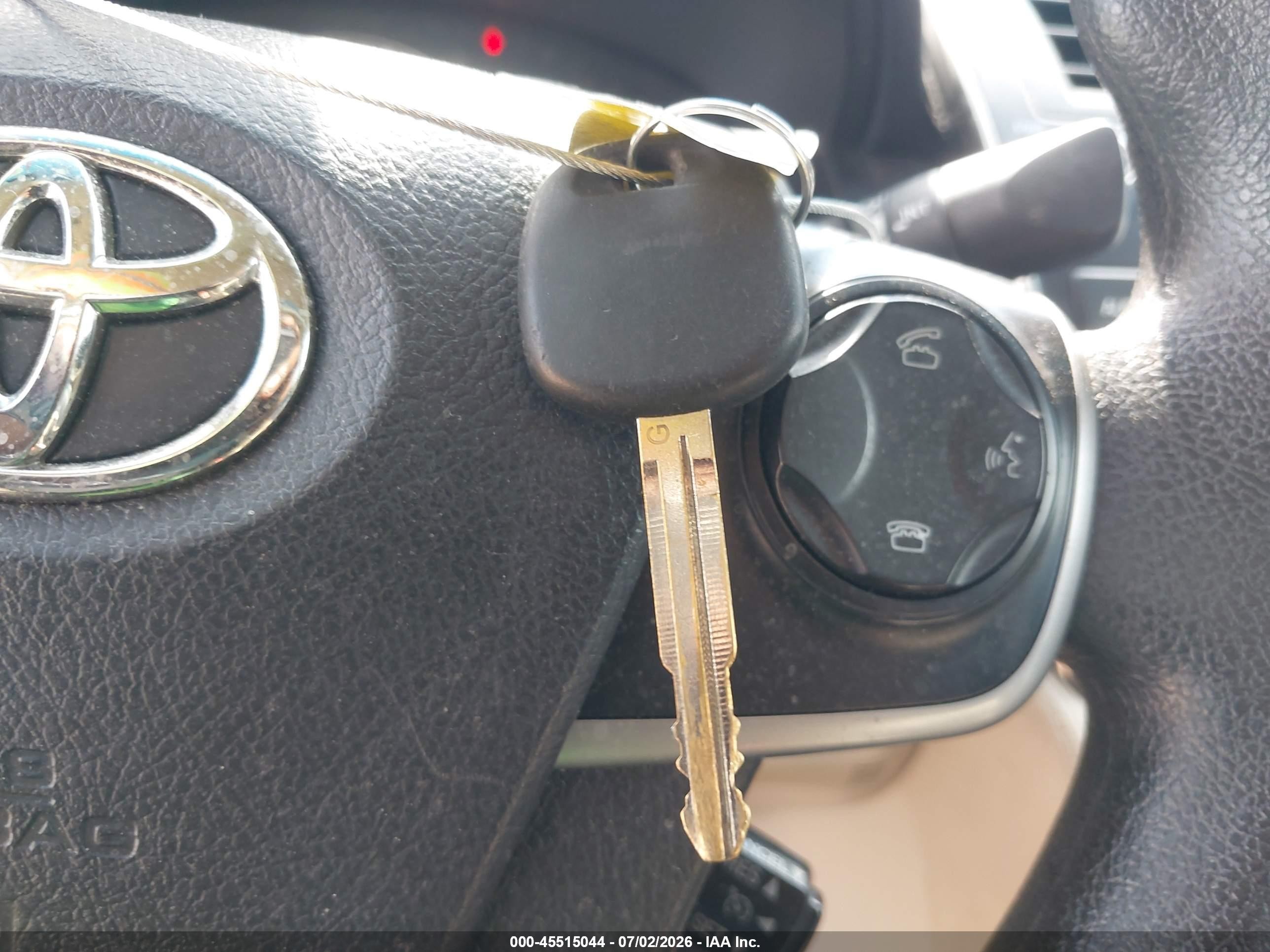 2014 Toyota Camry Le Gold vin: 4T1BF1FK1EU459989
