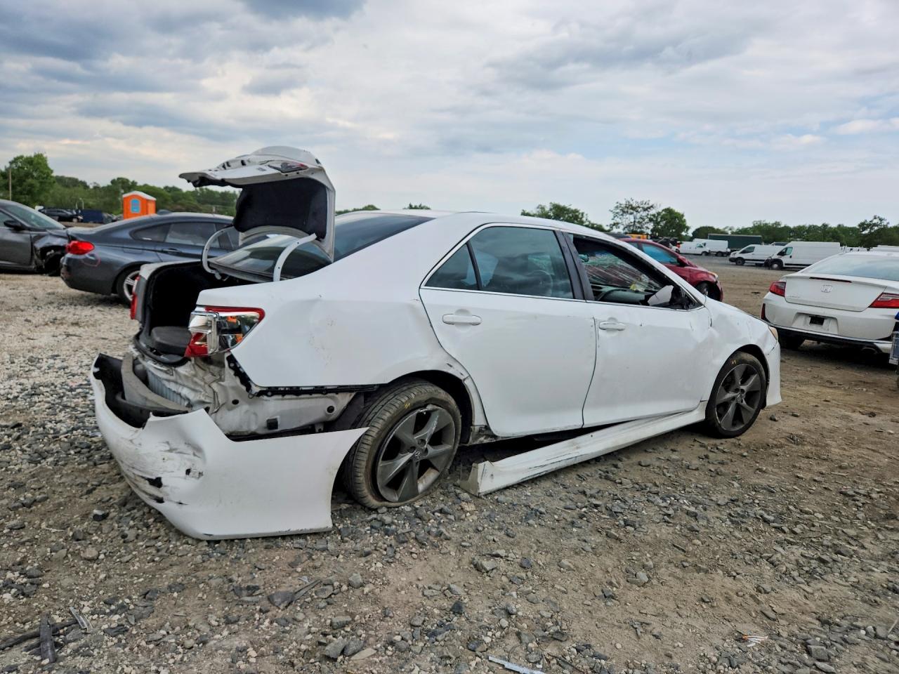 2014 Toyota Camry Se Sport White vin: 4T1BF1FK1EU466330