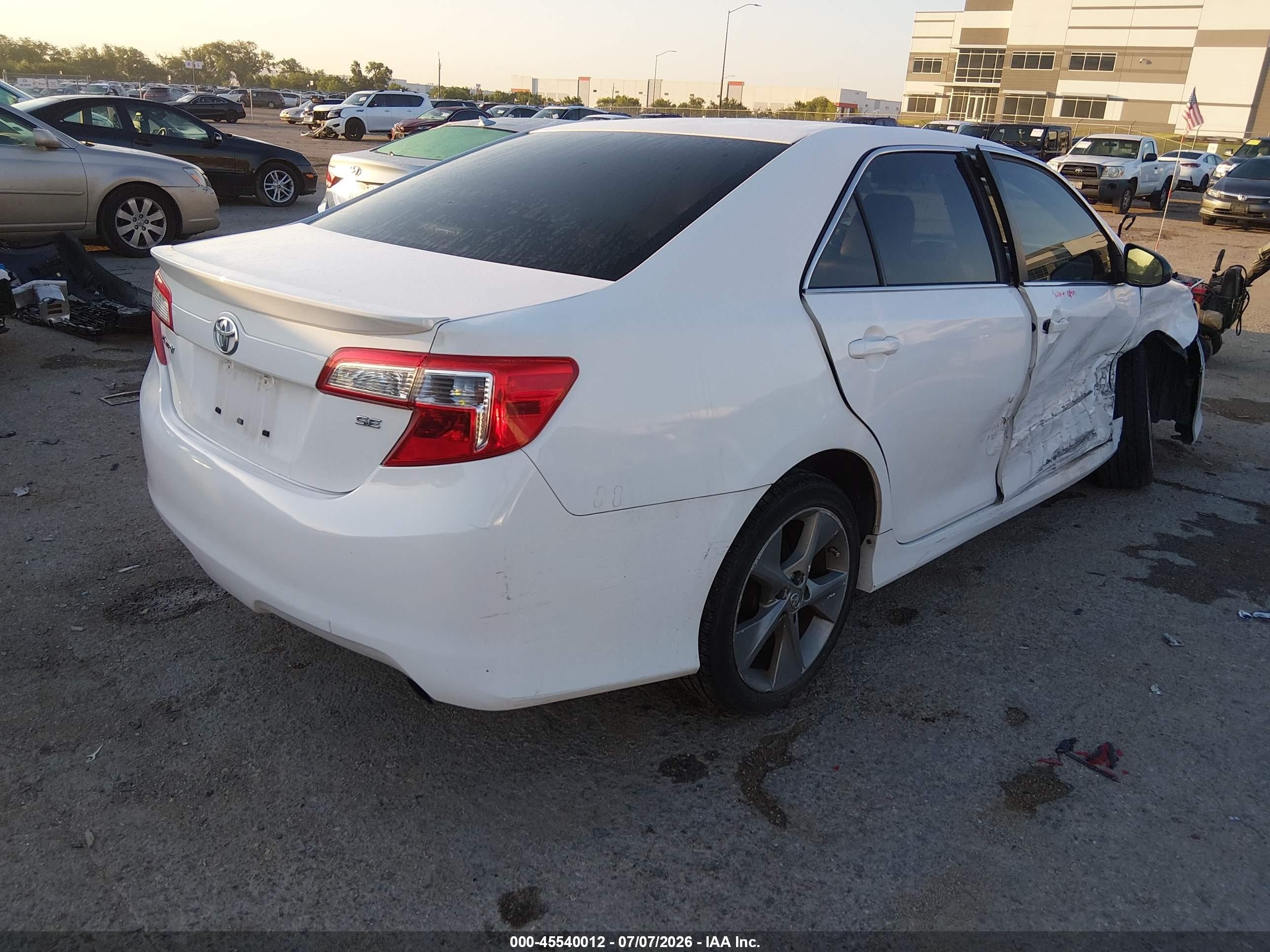 2014 Toyota Camry Se Sport Белый vin: 4T1BF1FK1EU728038