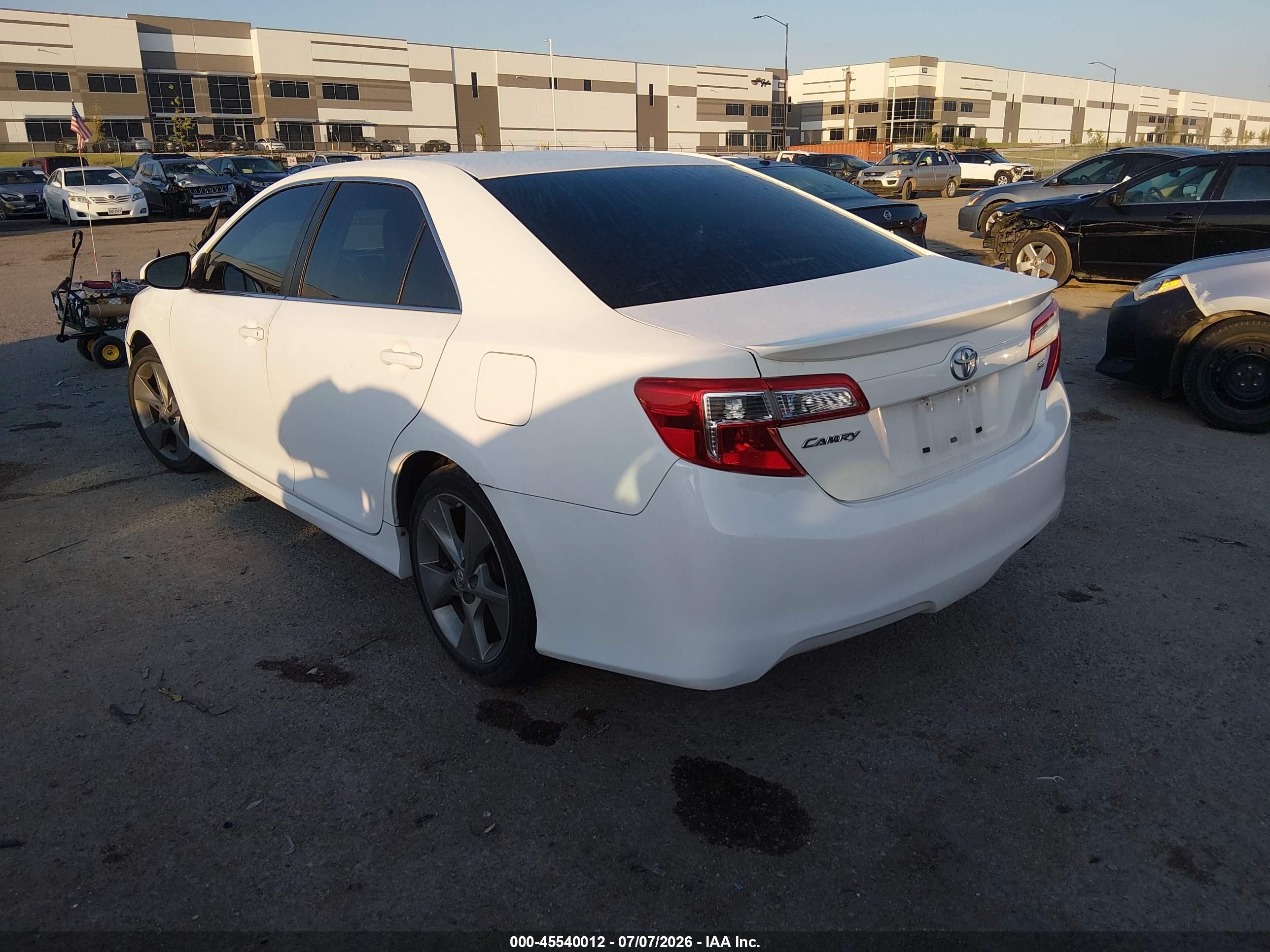 2014 Toyota Camry Se Sport Белый vin: 4T1BF1FK1EU728038