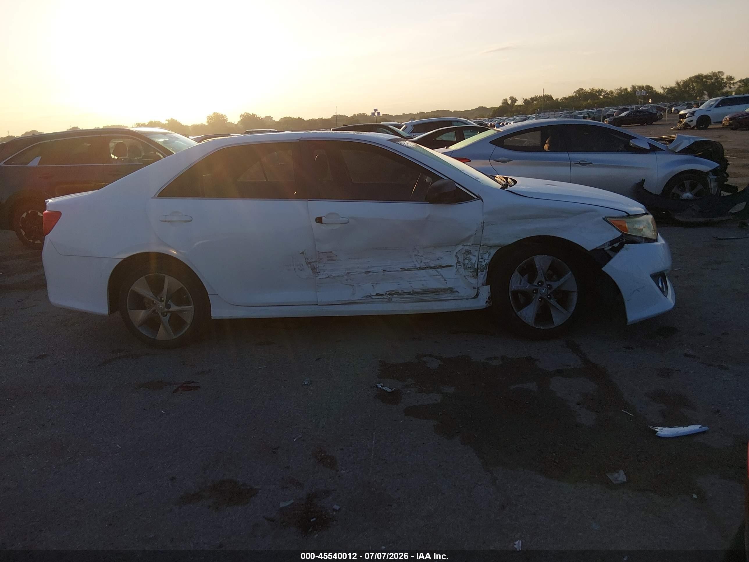 2014 Toyota Camry Se Sport Белый vin: 4T1BF1FK1EU728038