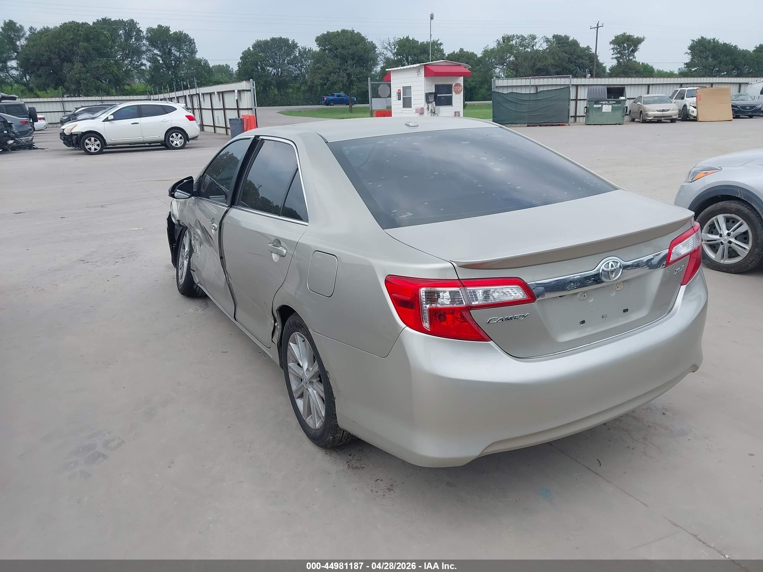 2014 Toyota Camry Xle Tan vin: 4T1BF1FK1EU772928