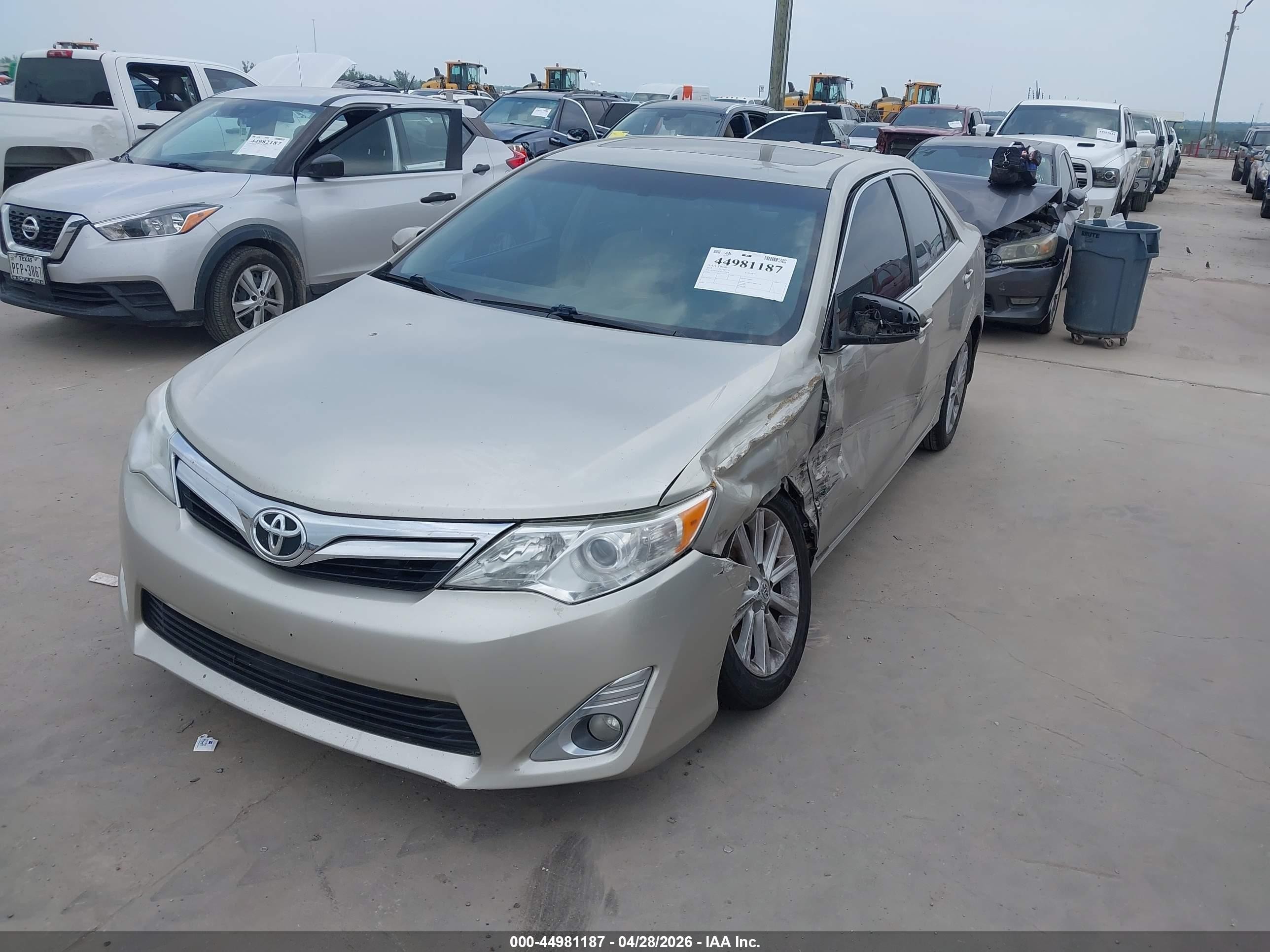 2014 Toyota Camry Xle Tan vin: 4T1BF1FK1EU772928