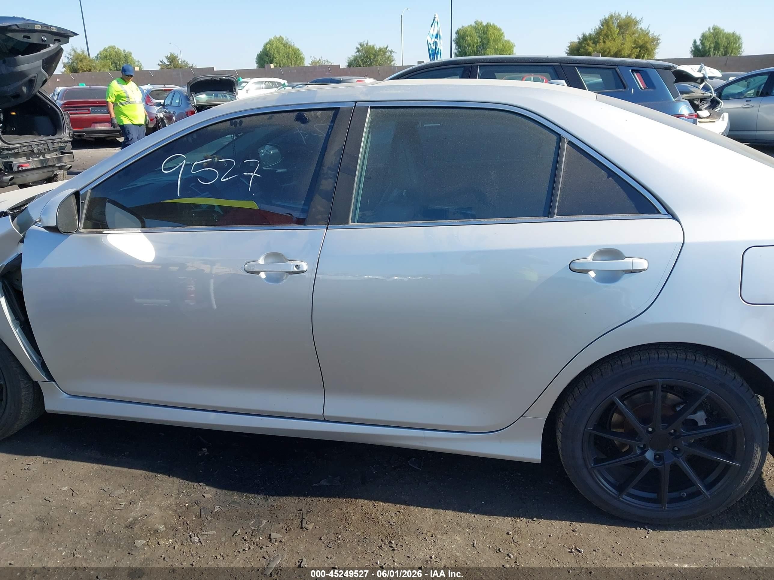 2014 Toyota Camry Se Sport Серебряный vin: 4T1BF1FK1EU774811