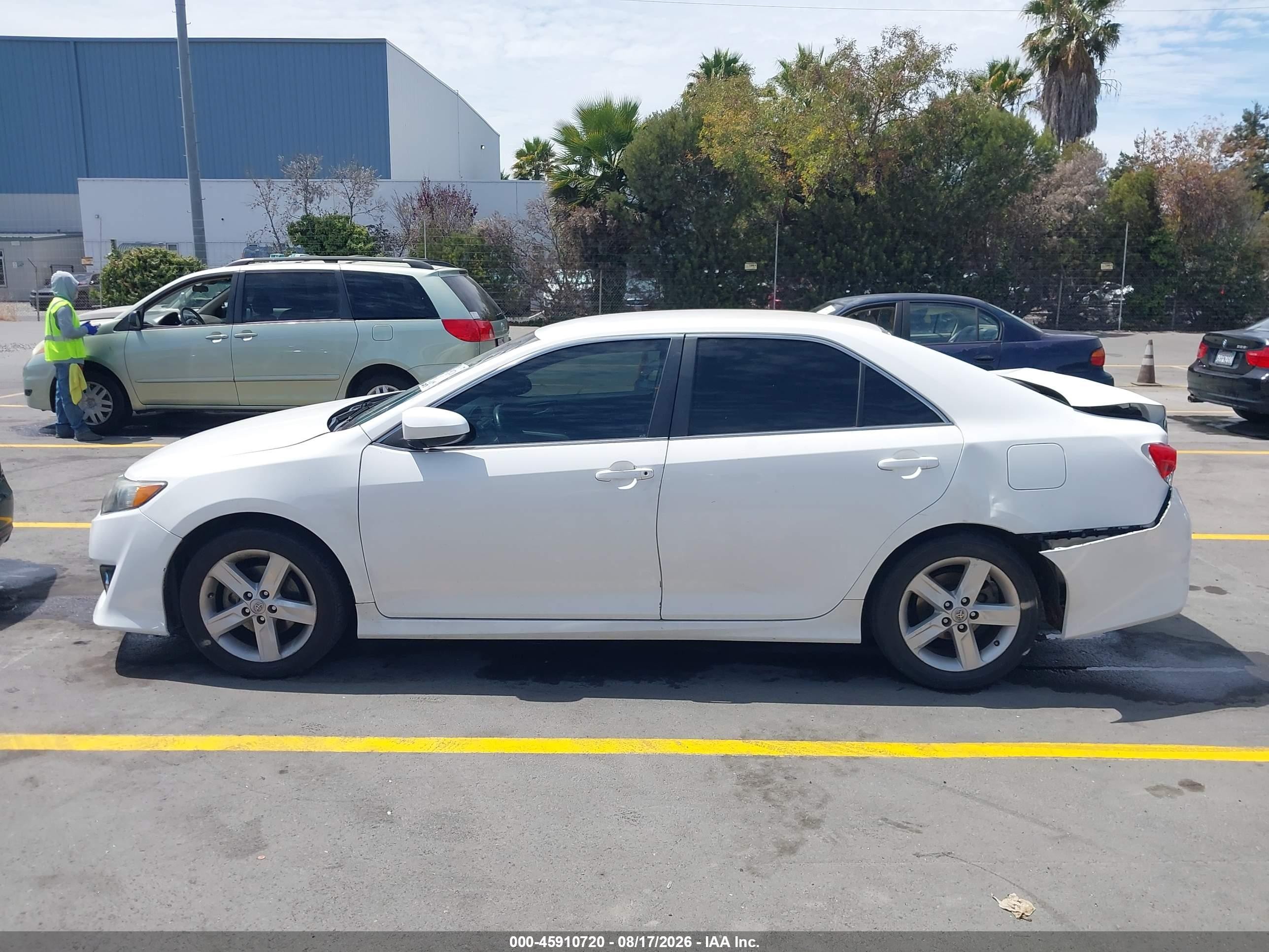 2014 Toyota Camry Se White vin: 4T1BF1FK1EU787686
