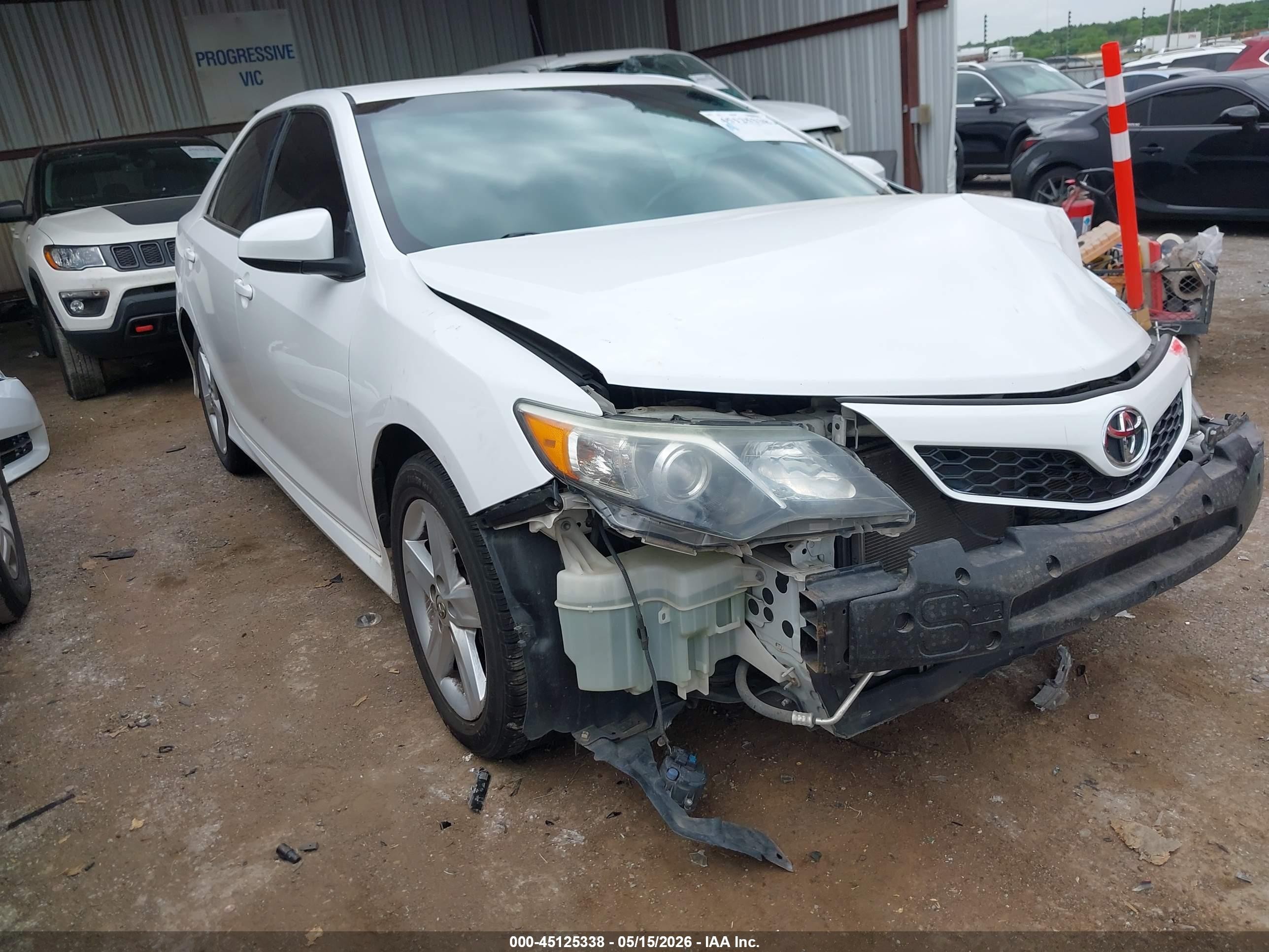 2014 Toyota Camry Se White vin: 4T1BF1FK1EU834912