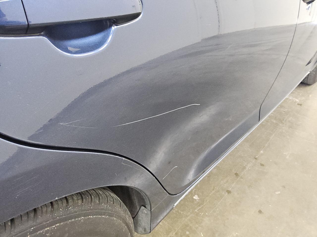 2014 Toyota Camry Le Blue vin: 4T1BF1FK1EU840371 Damage: Right Rear Door, Heavy Scratch, > 12 Inches