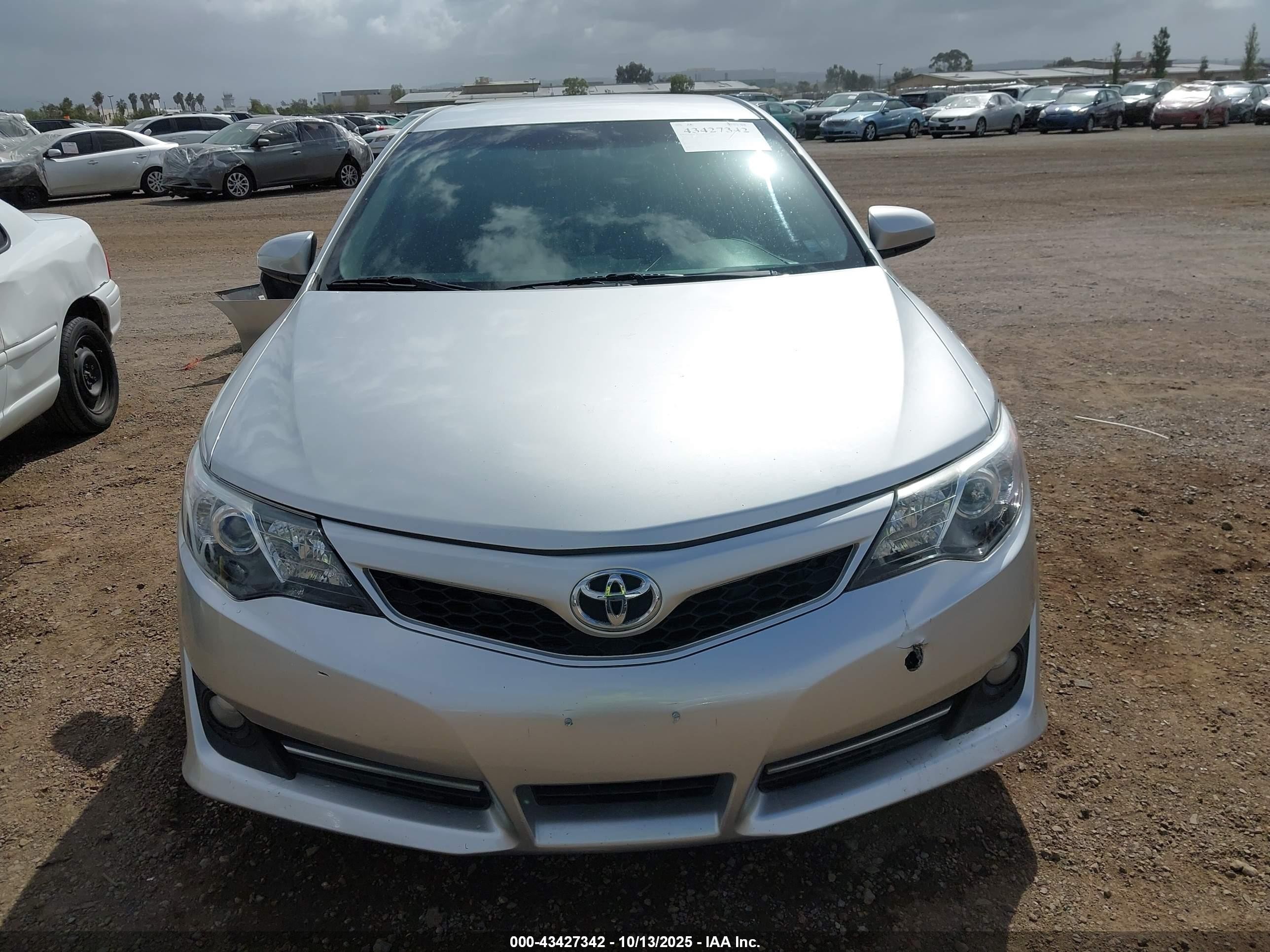 2014 Toyota Camry Se Silver vin: 4T1BF1FK1EU857123