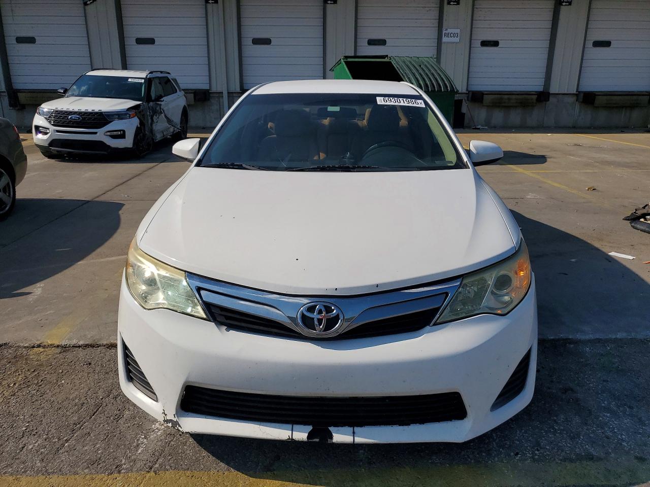 2014 Toyota Camry Le White vin: 4T1BF1FK1EU870034