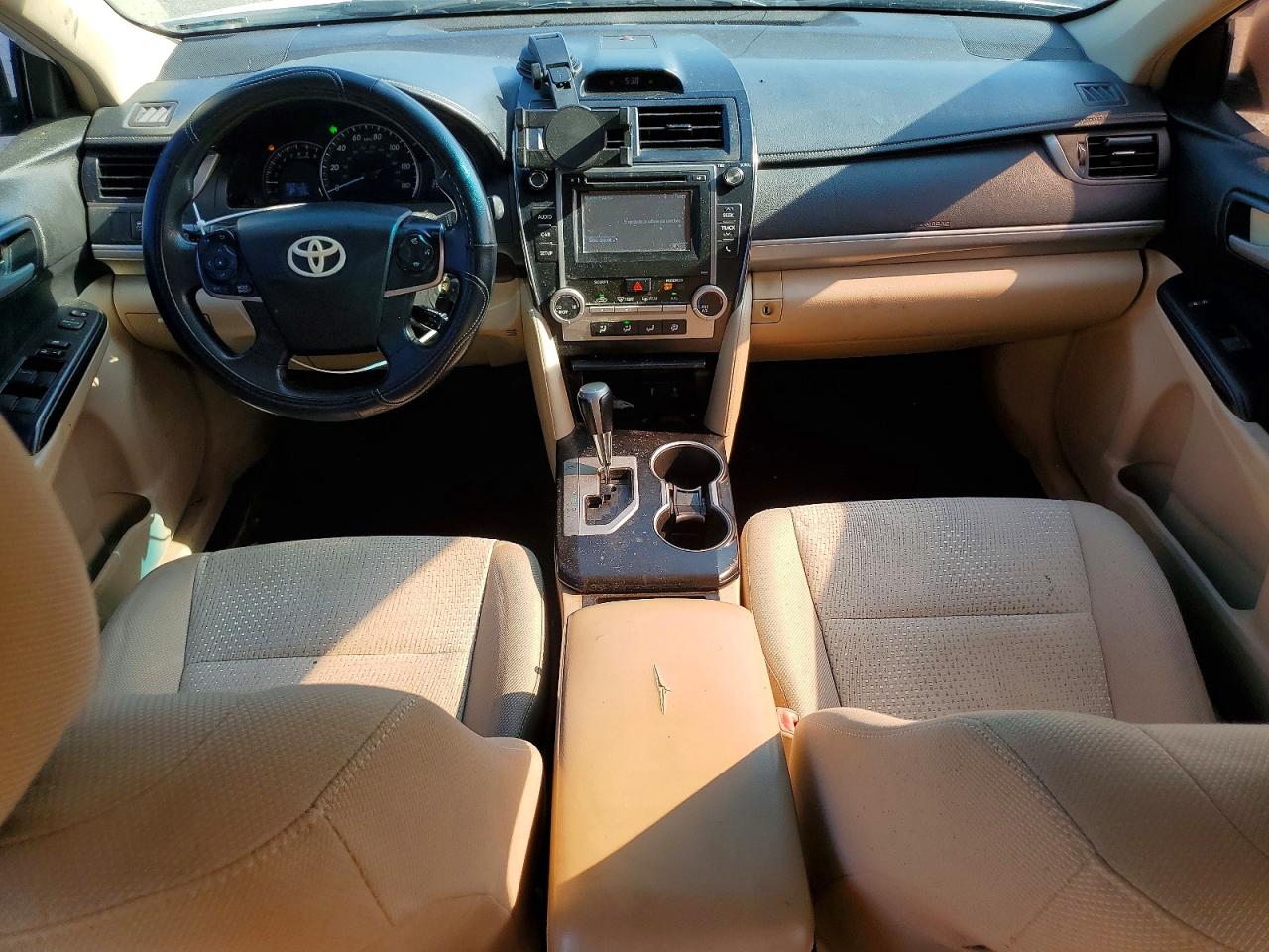 2014 Toyota Camry Le White vin: 4T1BF1FK1EU870034