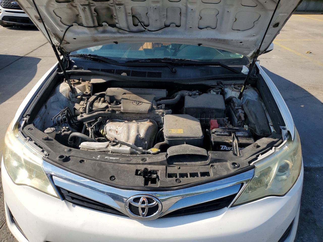 2014 Toyota Camry Le White vin: 4T1BF1FK1EU870034