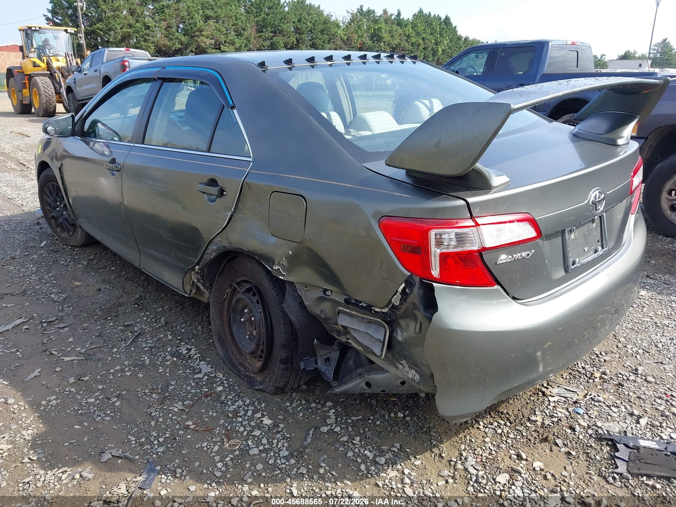 2014 Toyota Camry Le Gray vin: 4T1BF1FK1EU870888
