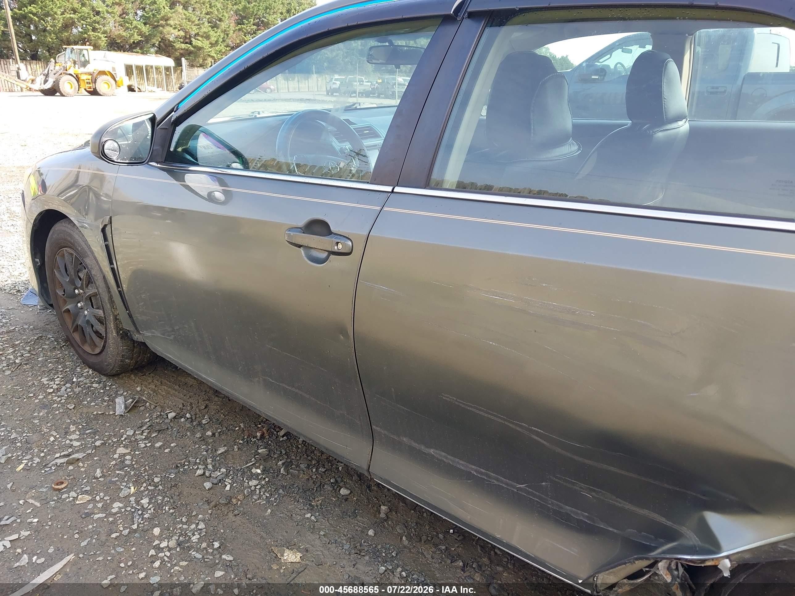 2014 Toyota Camry Le Gray vin: 4T1BF1FK1EU870888