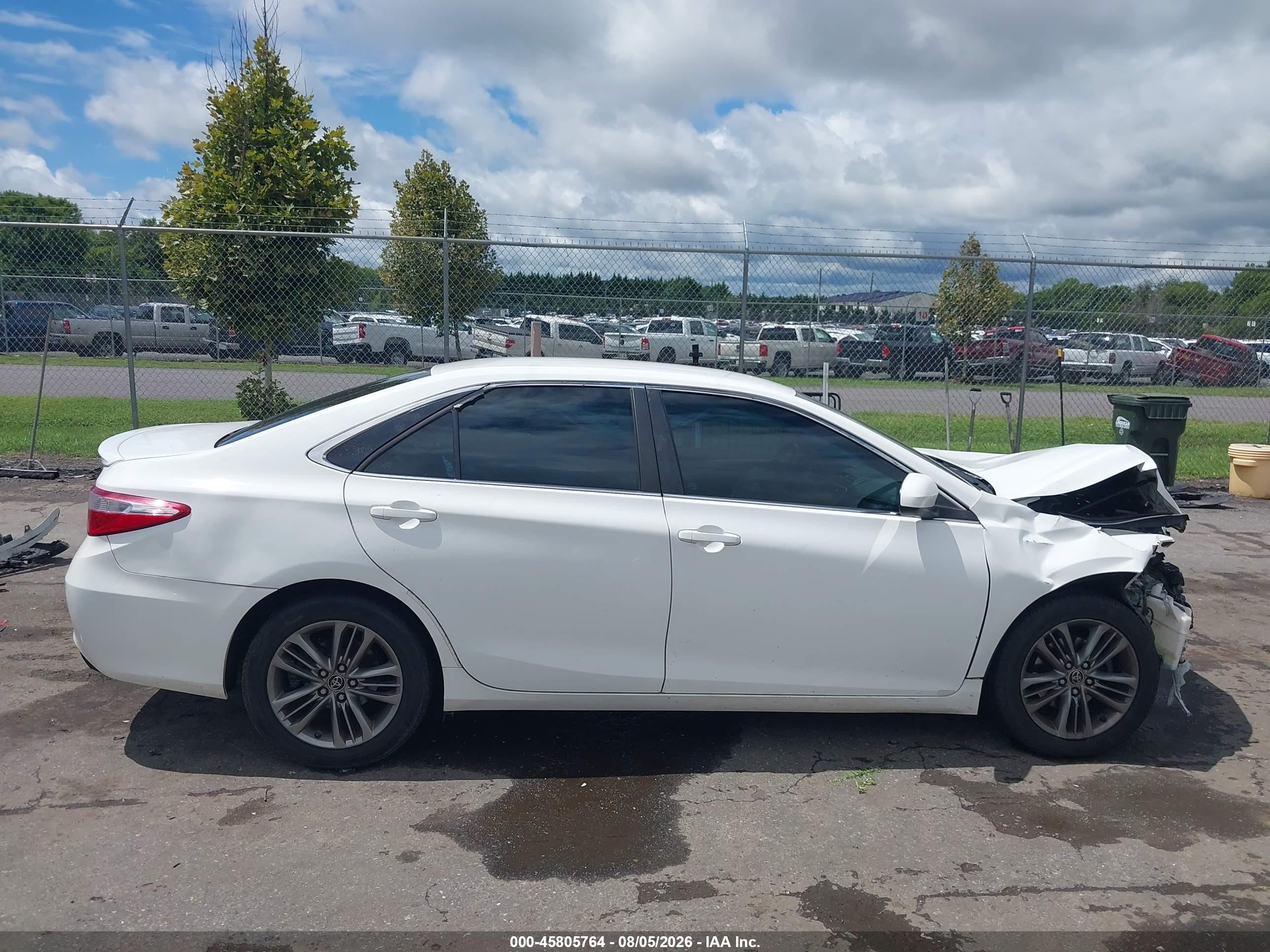 2015 Toyota Camry Se White vin: 4T1BF1FK1FU005209