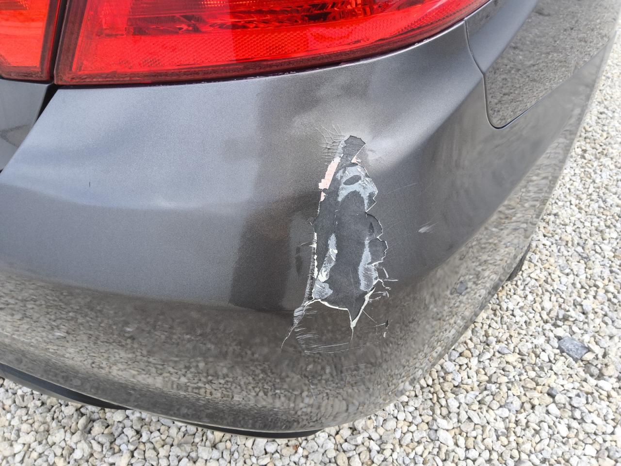 2015 Toyota Camry Se Gray vin: 4T1BF1FK1FU012337 Damage: Rear Bumper, Dent(S) W/ Paint Dmg, > 12 Inches