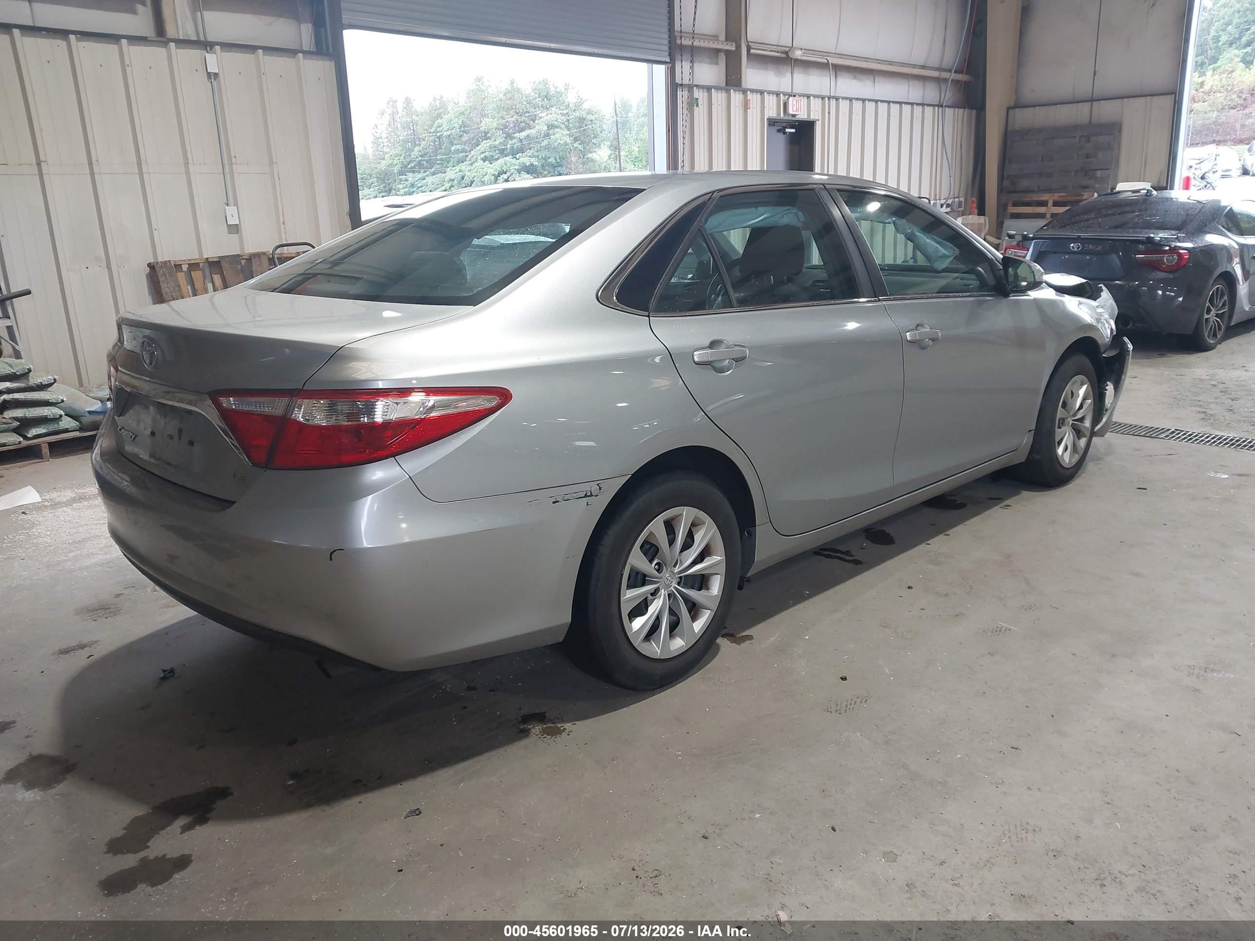 2015 Toyota Camry Le Silver vin: 4T1BF1FK1FU026416